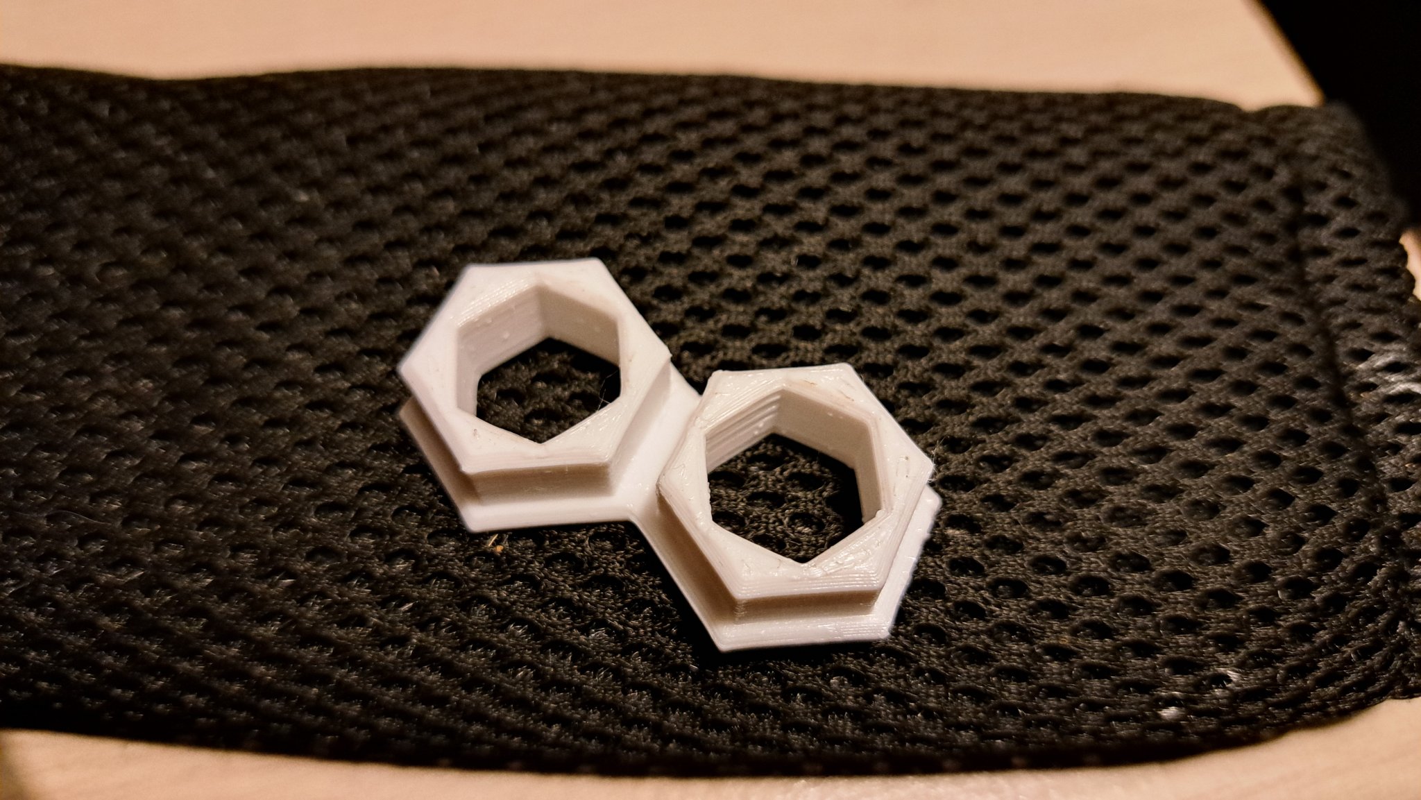 Phụ kiện tường tổ ong cho cửa tủ đồ