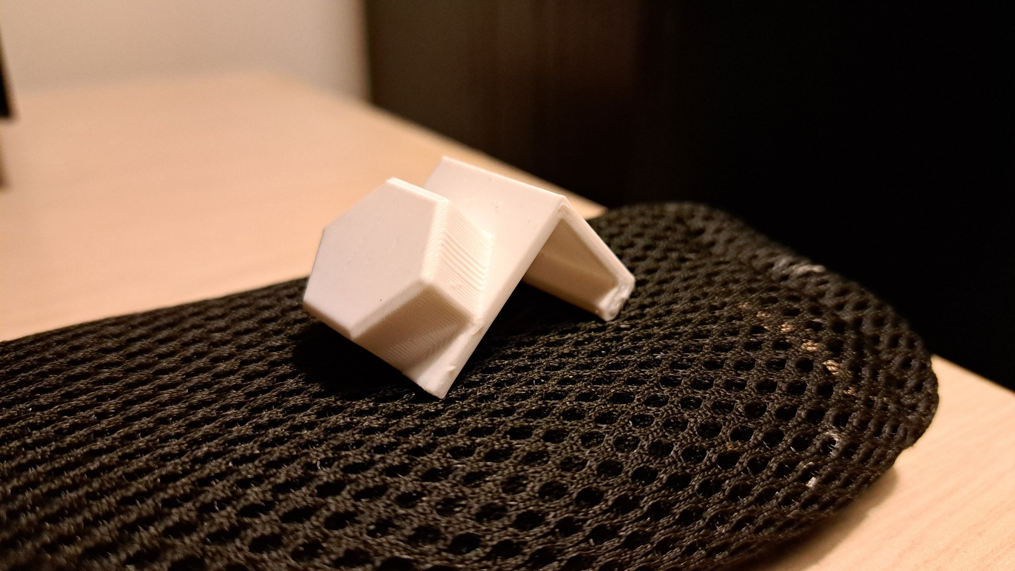 Phụ kiện tường tổ ong cho cửa tủ đồ