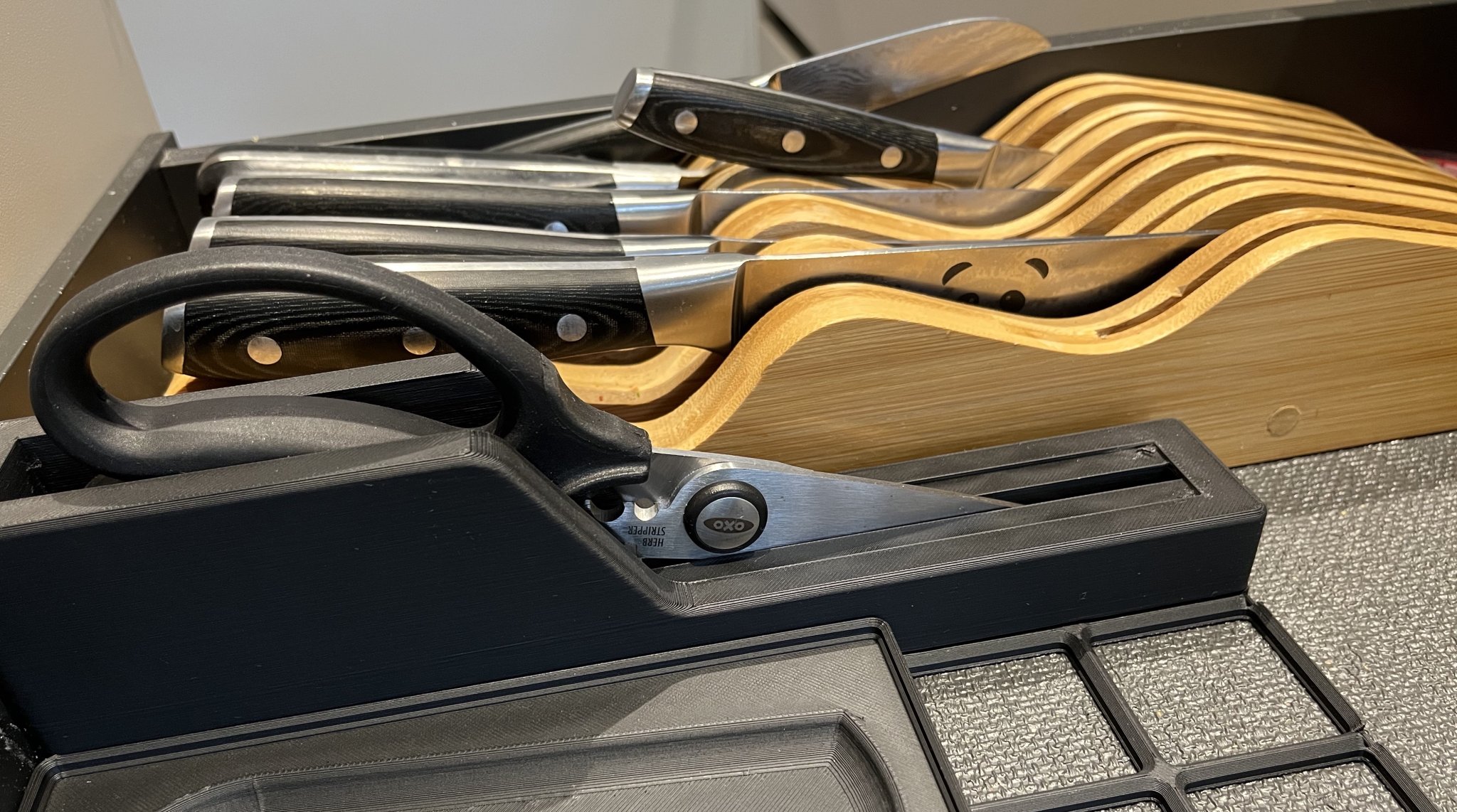 Giá đỡ Gridfinity 6x1 cho kéo bếp và thảo mộc Oxo