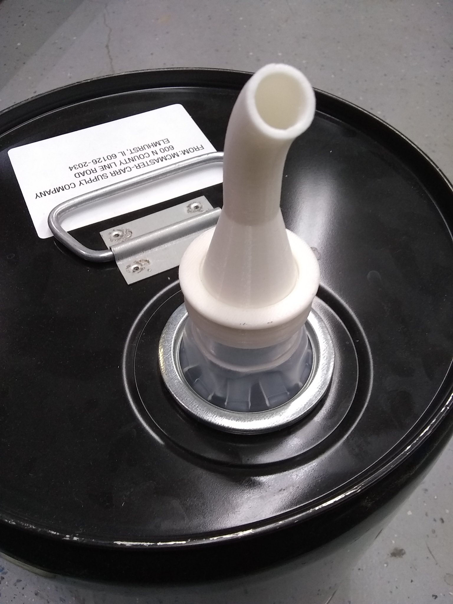 Vòi xả cho thùng isopropanol 5 gallon McMaster-Carr