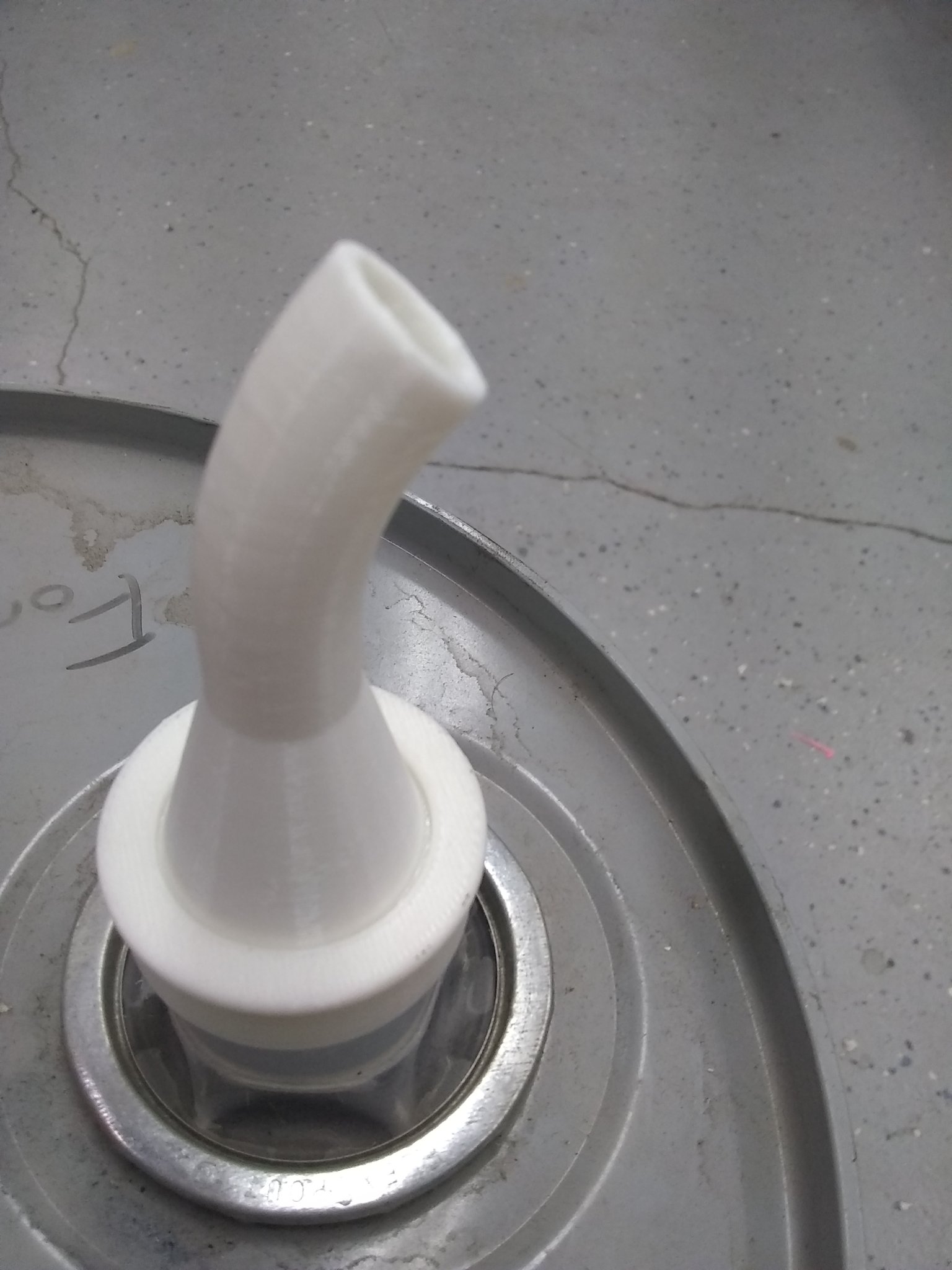 Vòi xả cho thùng isopropanol 5 gallon McMaster-Carr