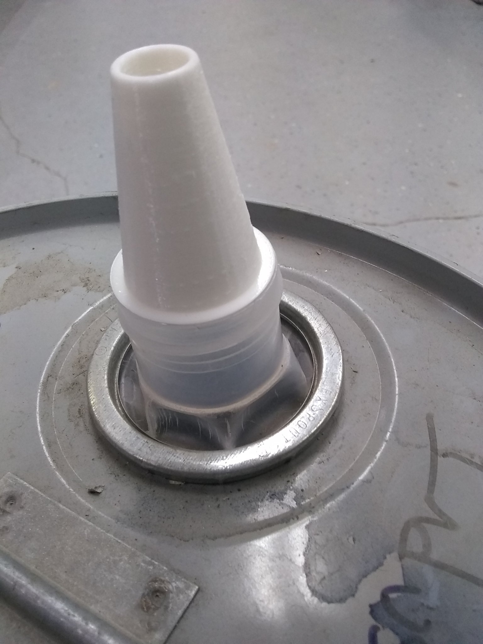 Vòi xả cho thùng isopropanol 5 gallon McMaster-Carr