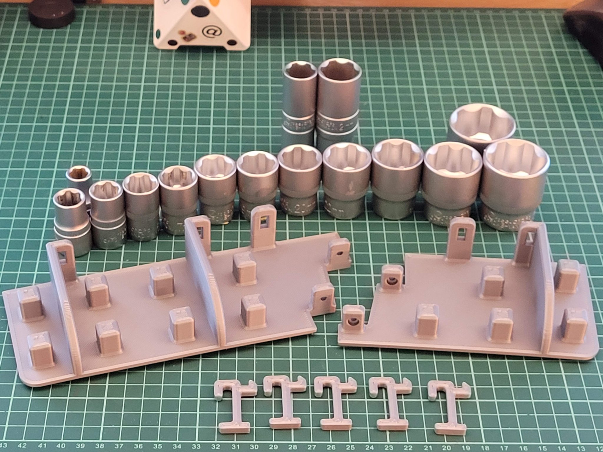 Giá đỡ dụng cụ cờ lê lớn - IKEA SKADIS