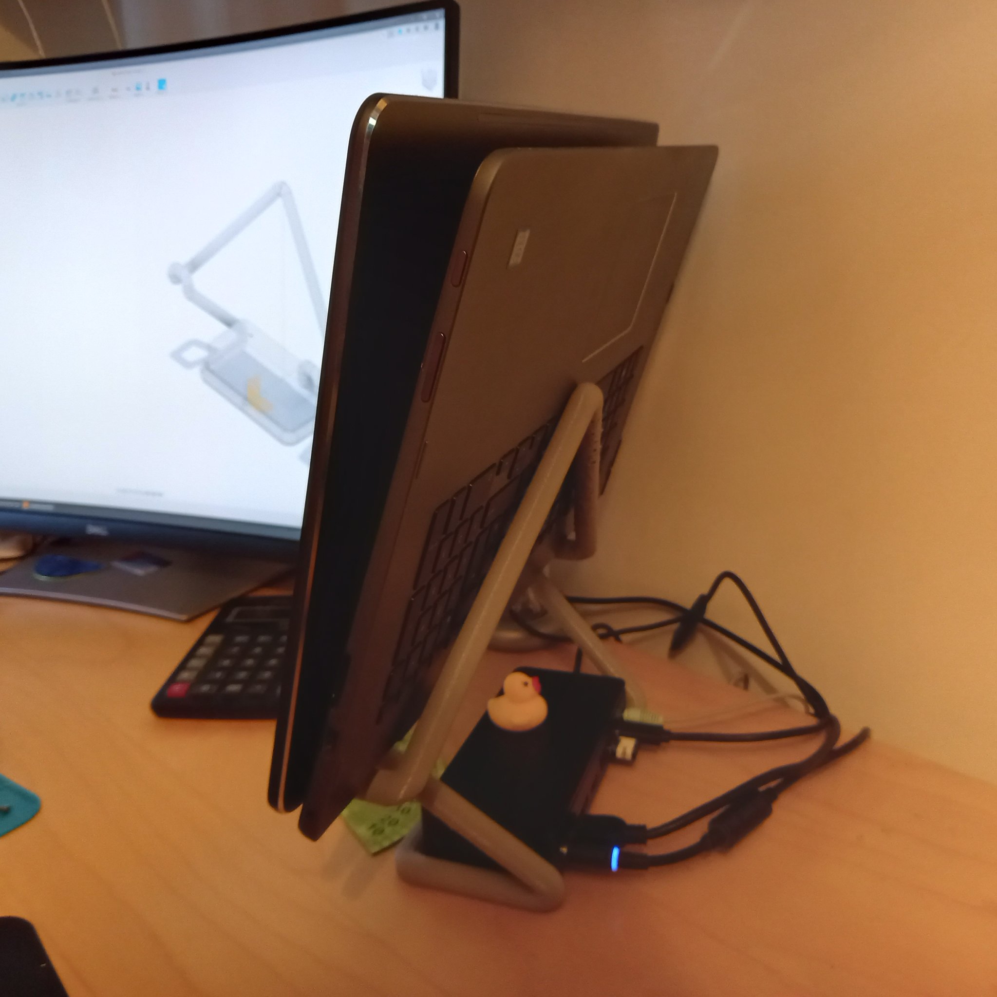 Giá đỡ laptop hình ống cho máy tính 2 trong 1