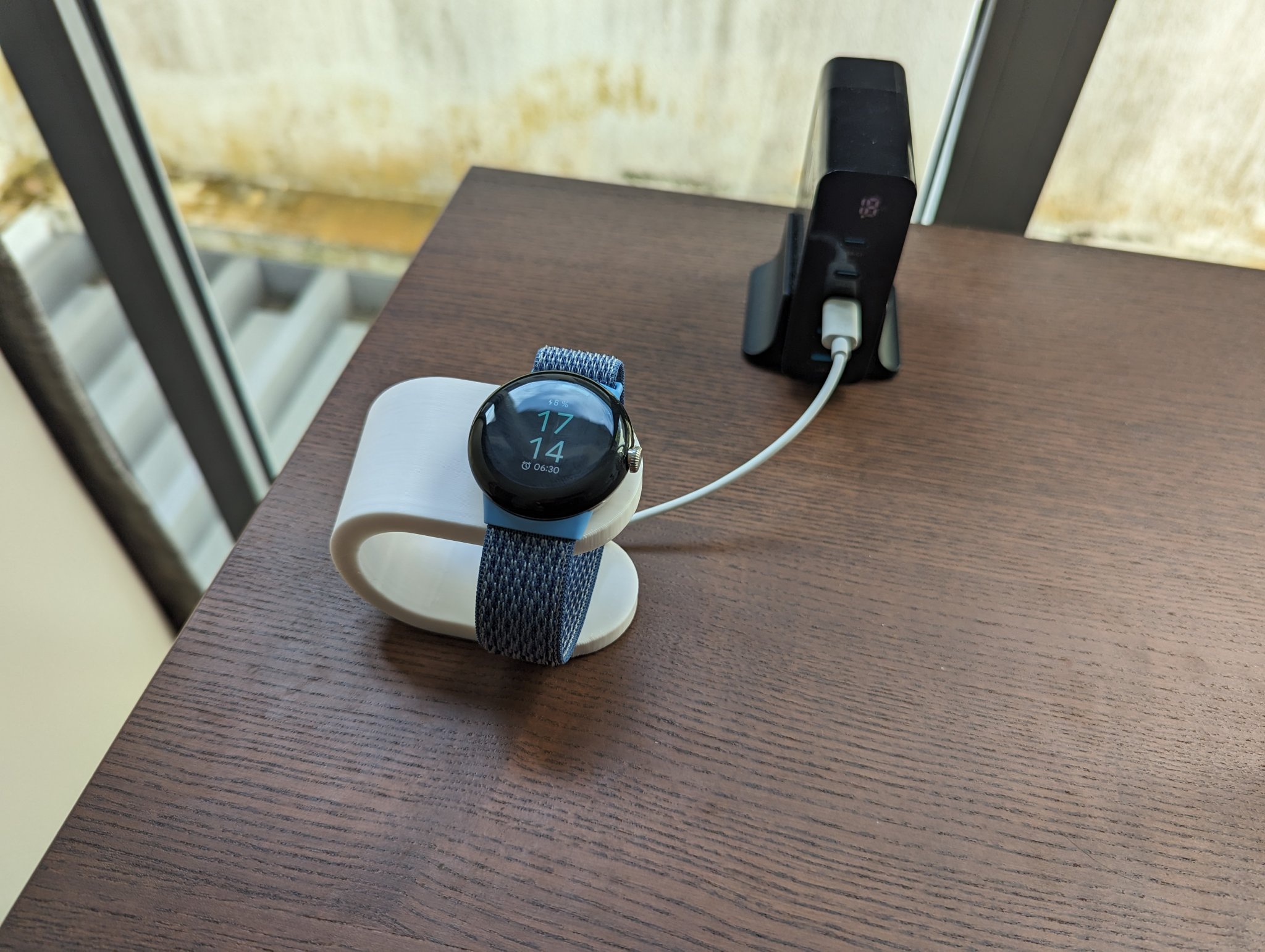 Trạm sạc cho đồng hồ Pixel