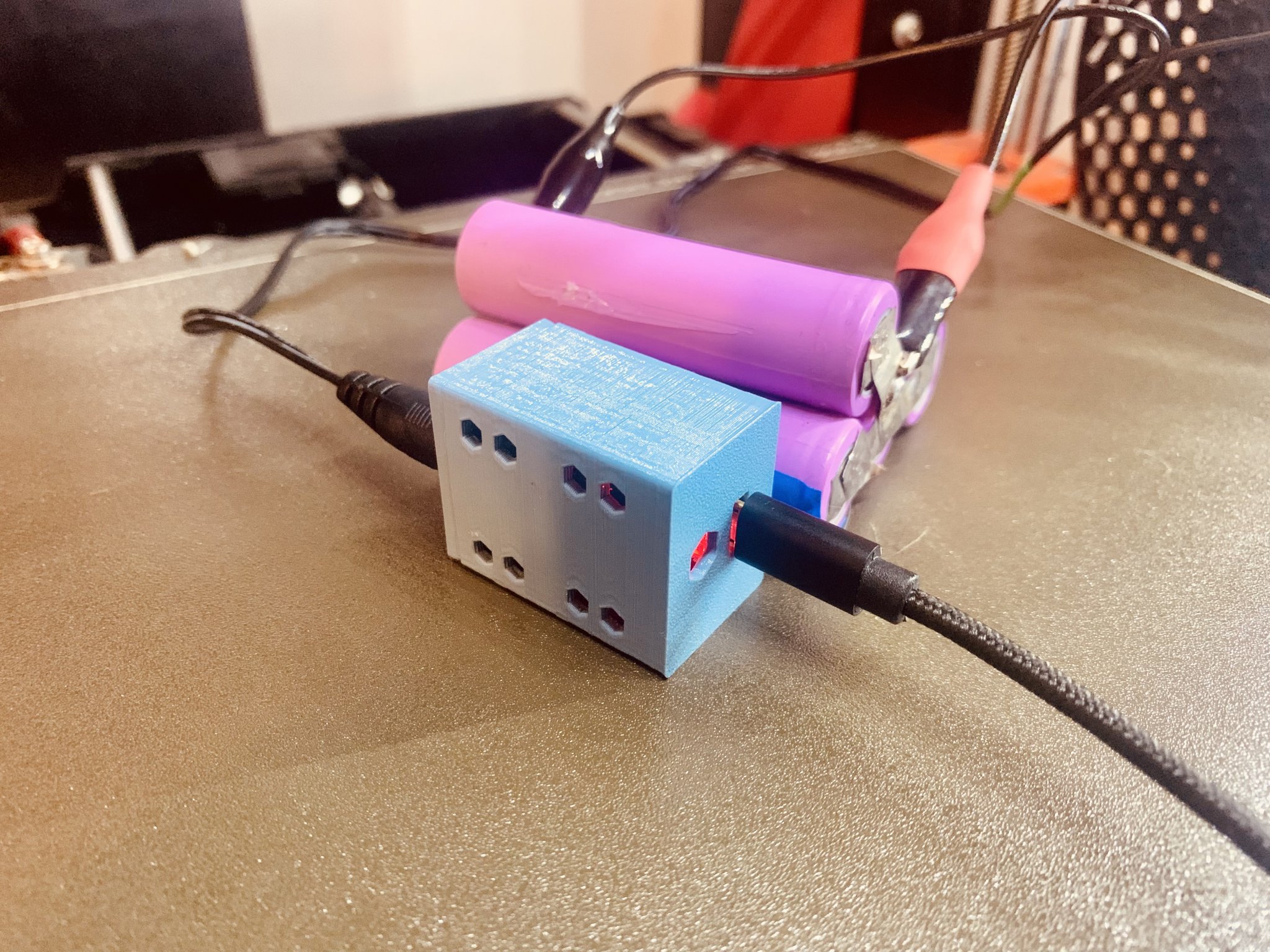 Sạc Li-ion 1S với MicroUSB và kẹp cá sấu