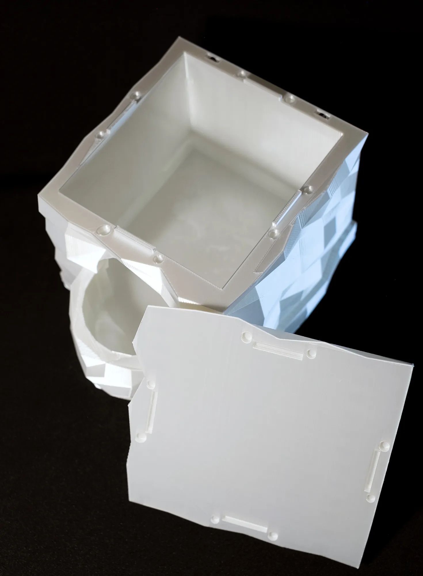 Nơi trú ẩn ẩm cho bò sát LowPoly góc terrarium