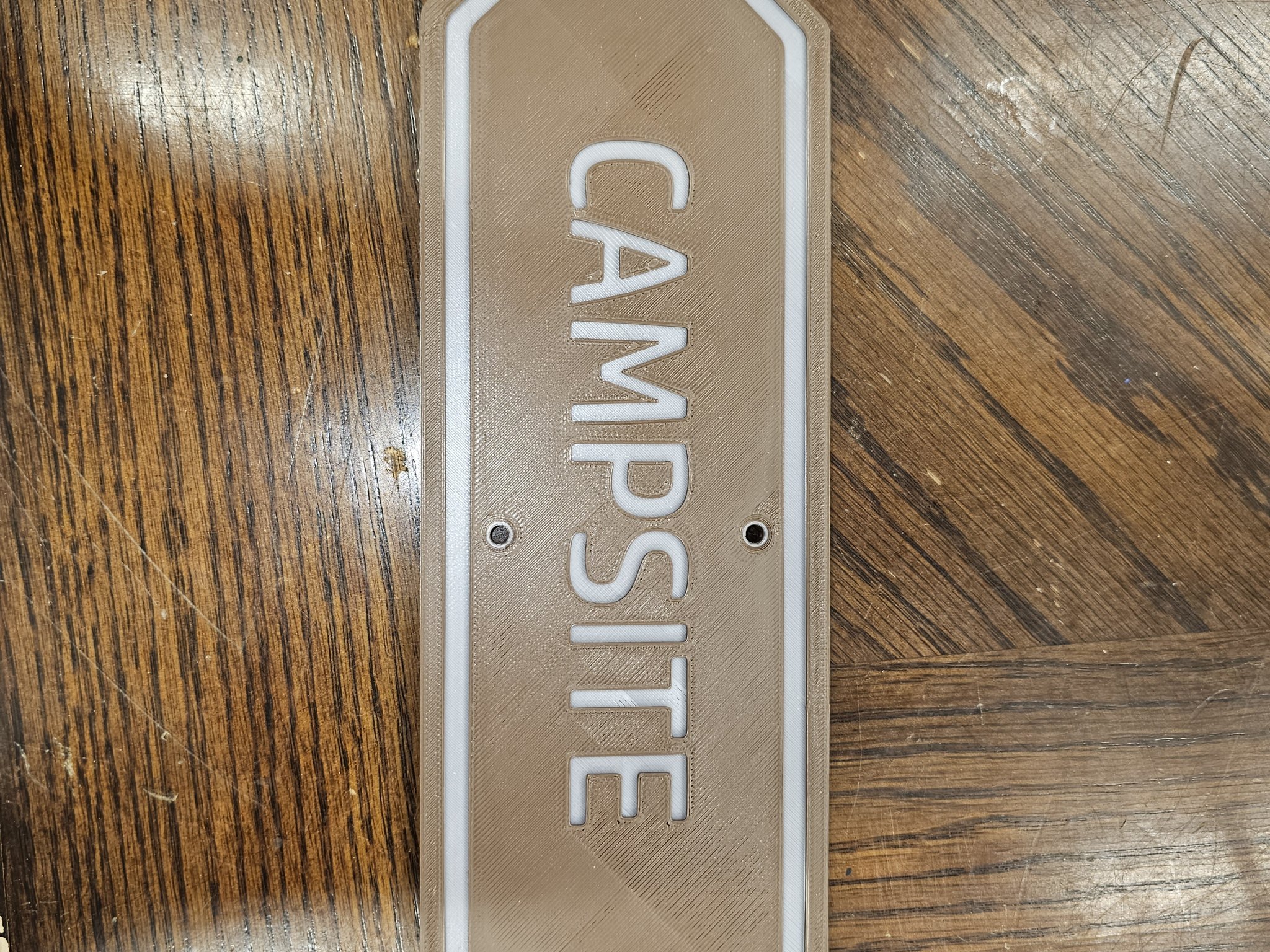 Biển chỉ dẫn cắm trại ngoài trời đa màu sắc