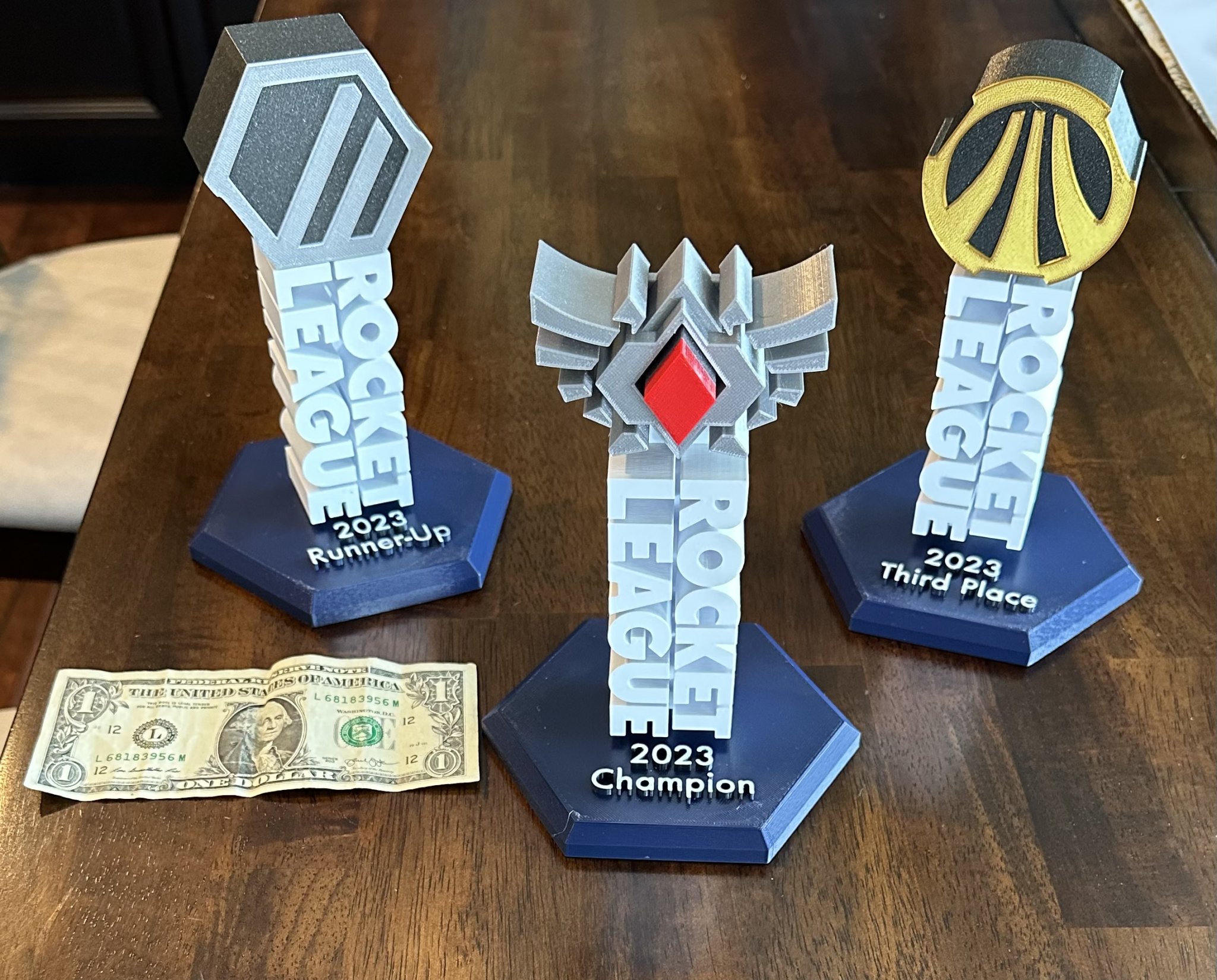 Cúp giải đấu Rocket League cho văn phòng