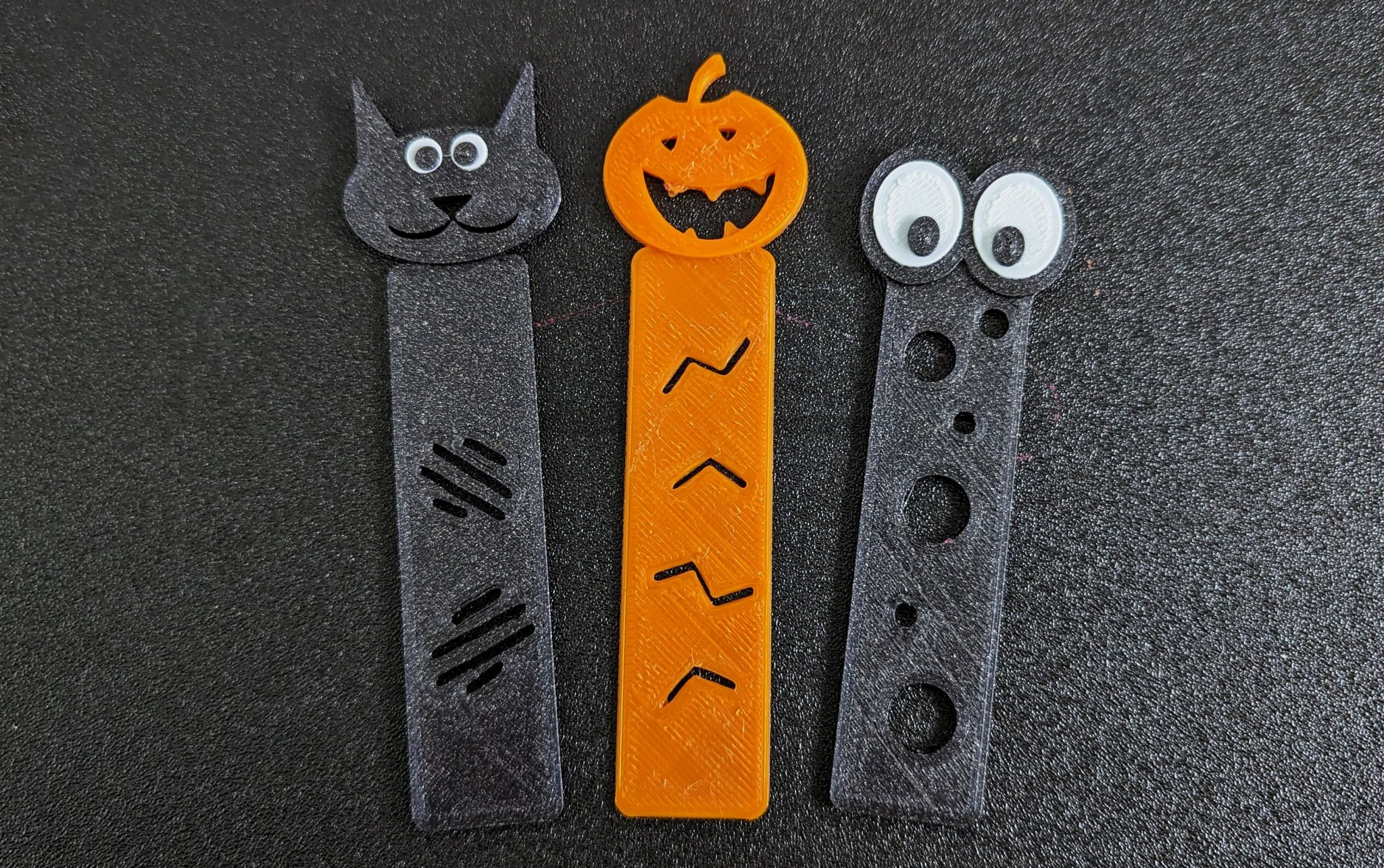 Dấu trang đơn giản in được: Mèo, Bí ngô và Biểu tượng OO