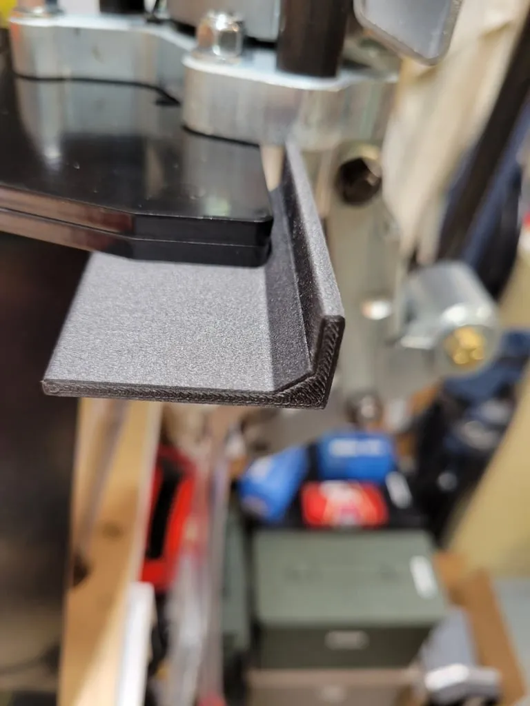 Giá đỡ thùng Akro cho máy nạp đạn Lee Pro 1000 mới