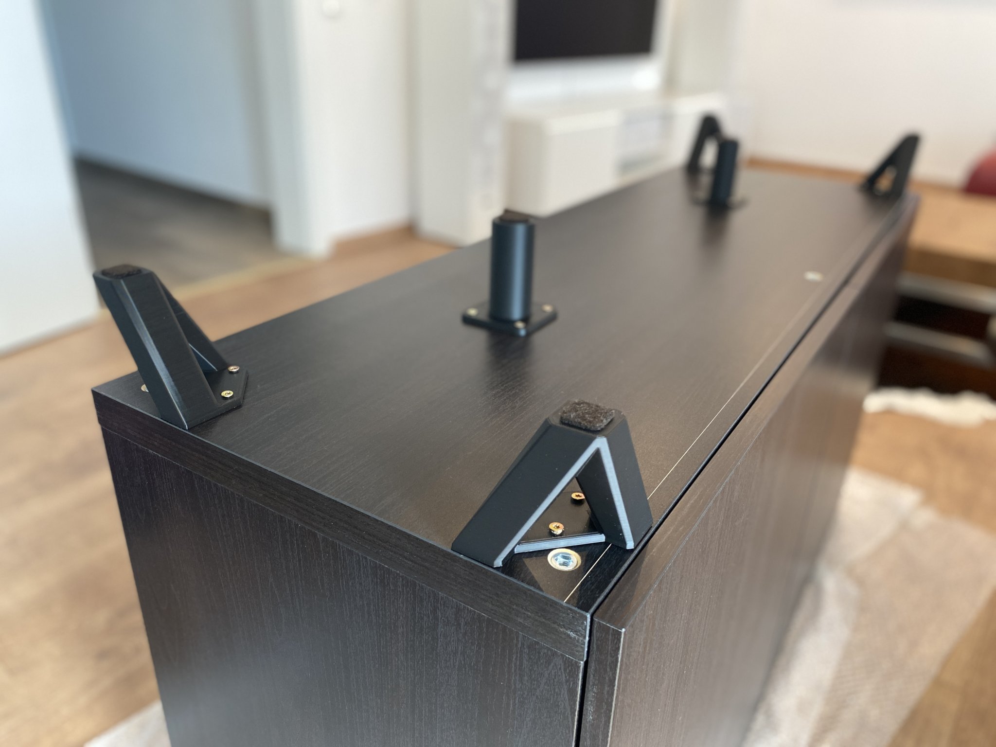 Chân nội thất thanh lịch và chắc chắn cho phòng khách