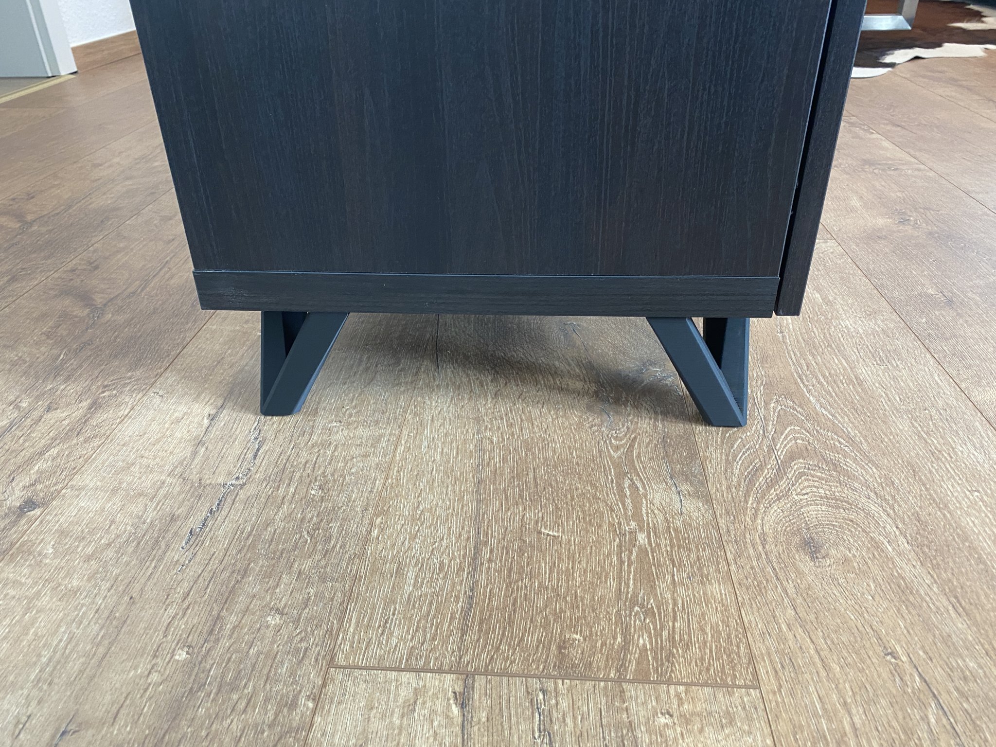 Chân nội thất thanh lịch và chắc chắn cho phòng khách