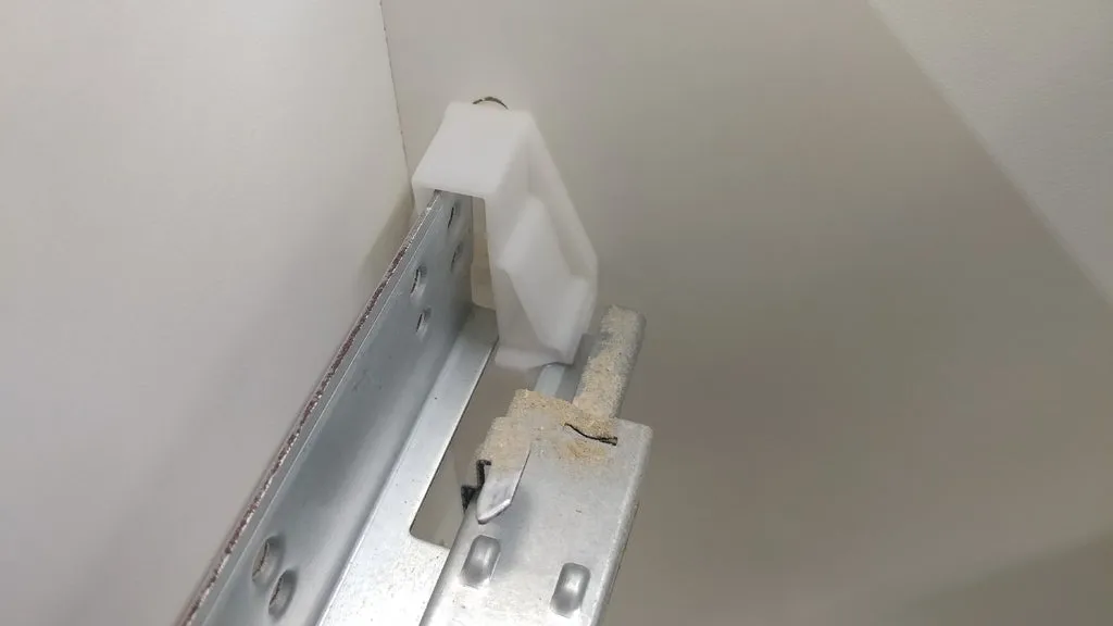 Giá đỡ phía sau cho ray kéo ngăn kéo thương hiệu King Slide