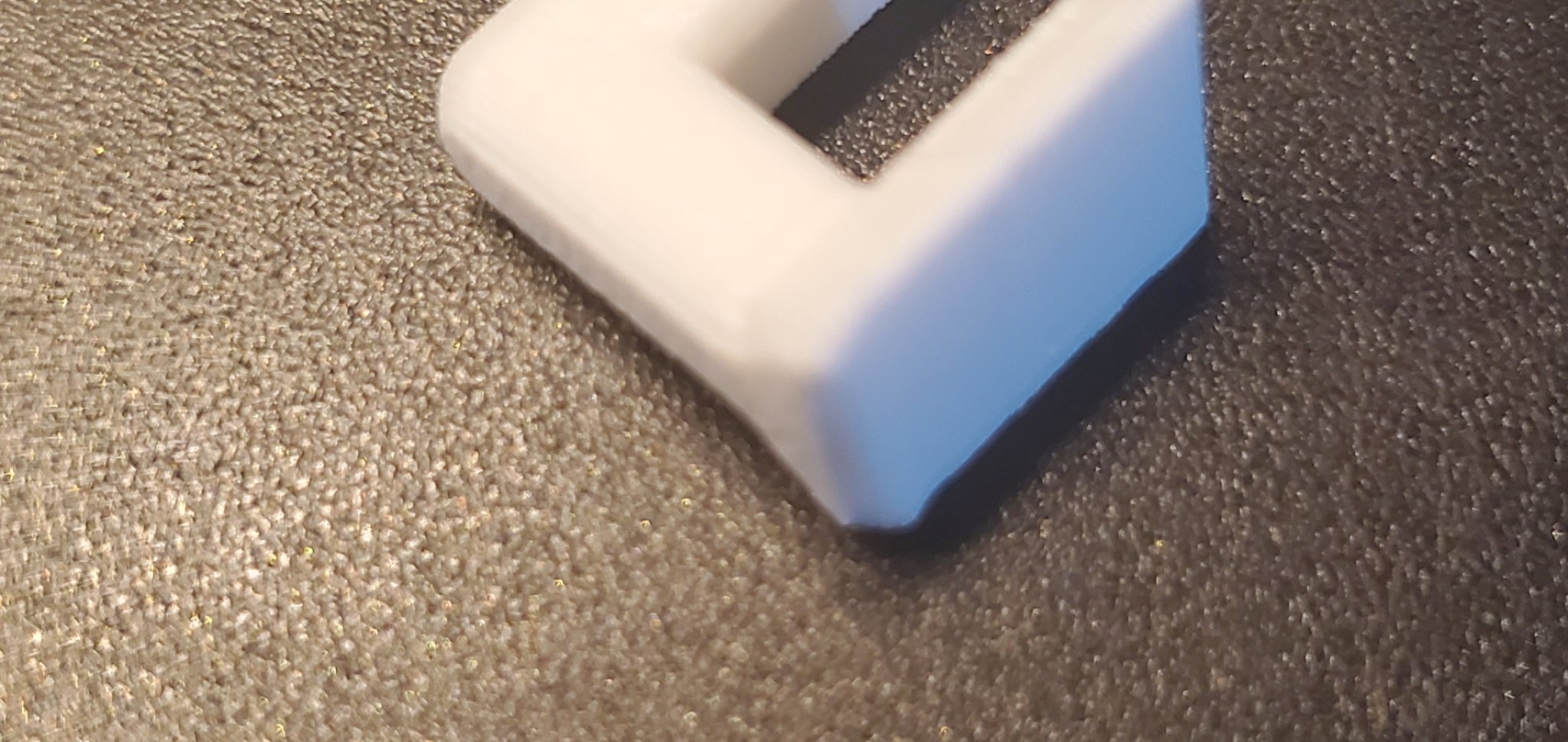 Giá đỡ USB cho bảng ghim Ikea Skadis