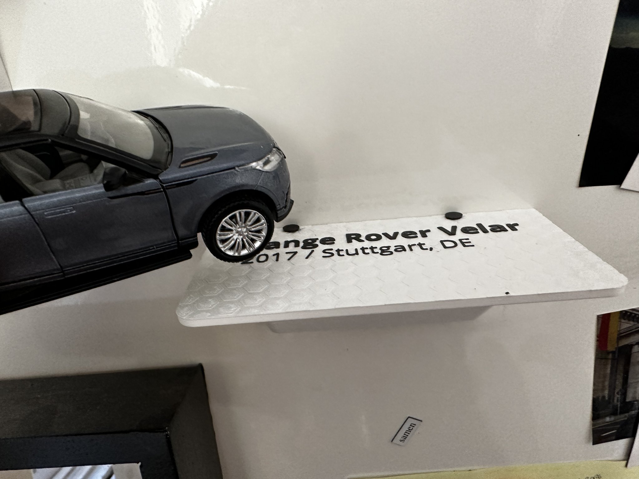 Giá đỡ tường từ tính cho mô hình ô tô tỷ lệ 1/32