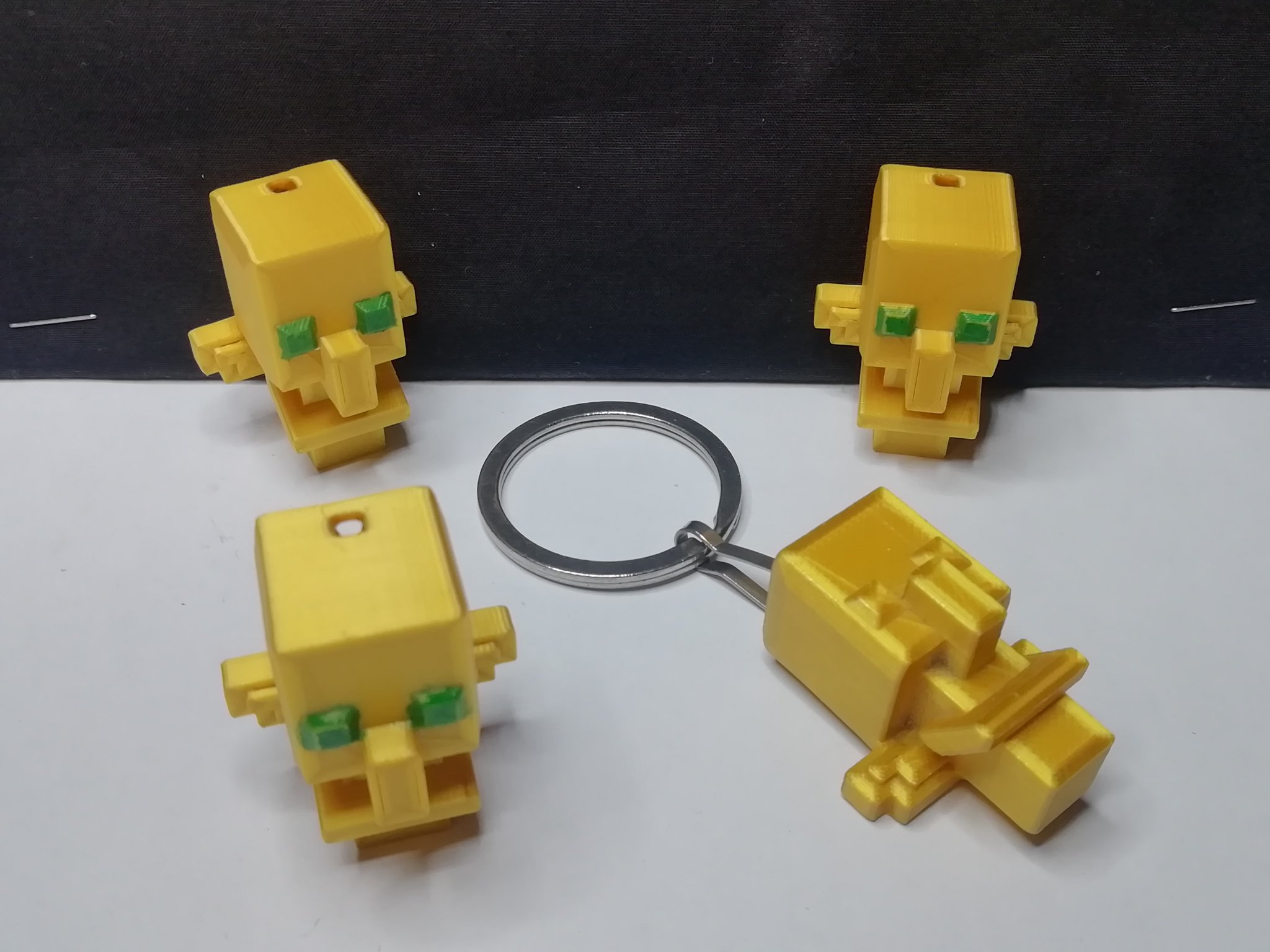 Totem Bất Tử - Móc Khóa Minecraft