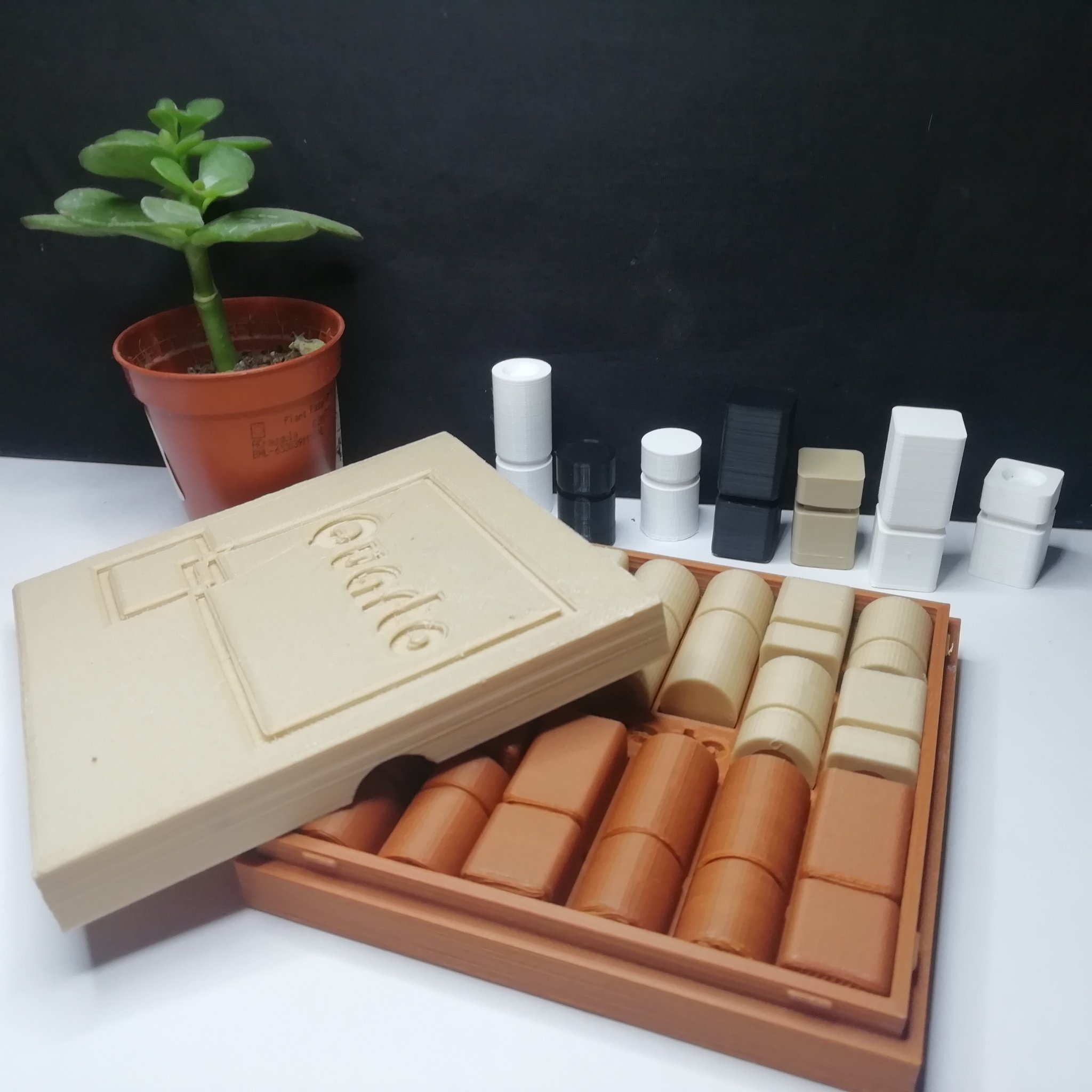 Trò chơi board game Quarto in được với hộp lưu trữ