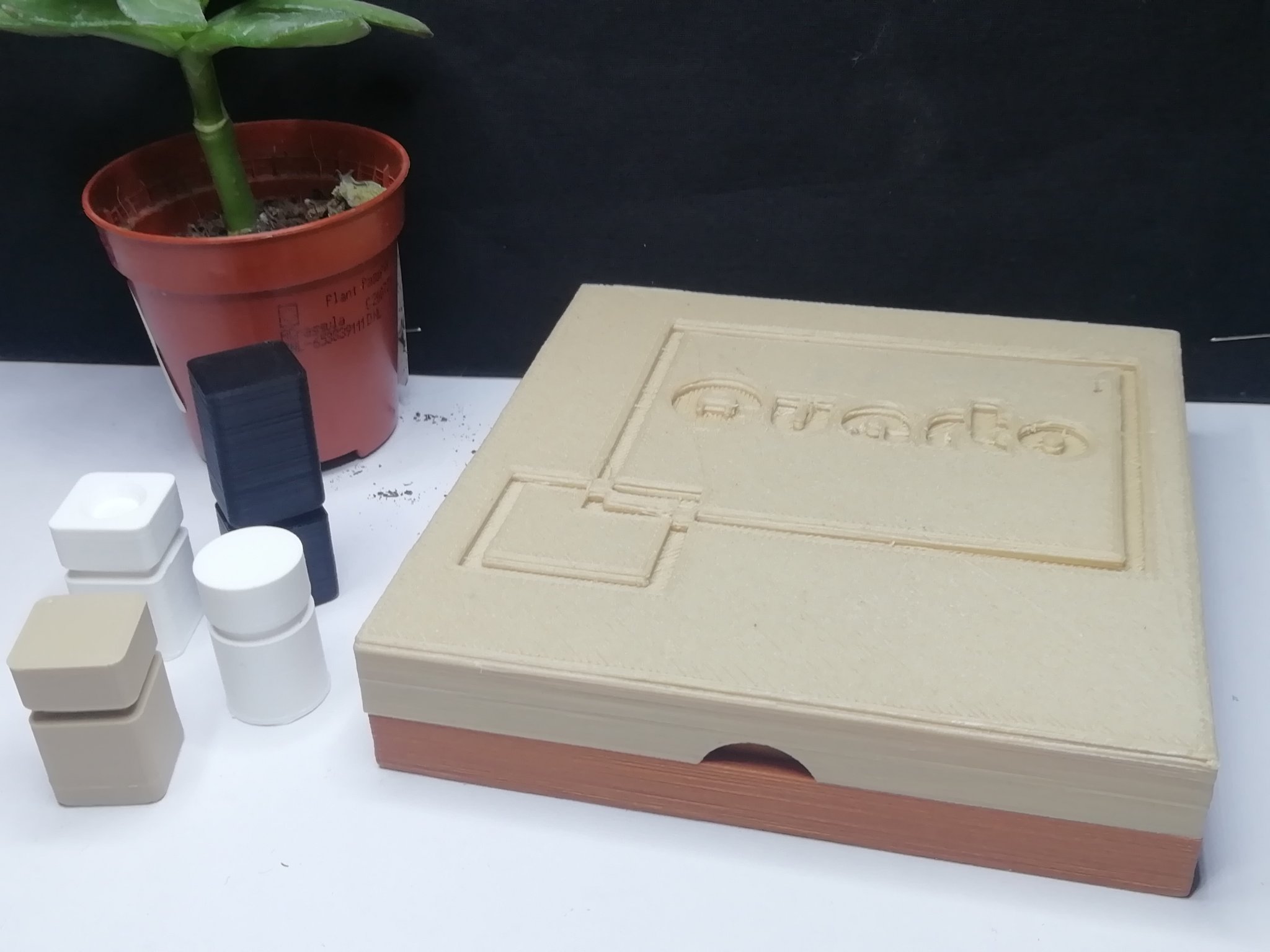 Trò chơi board game Quarto in được với hộp lưu trữ