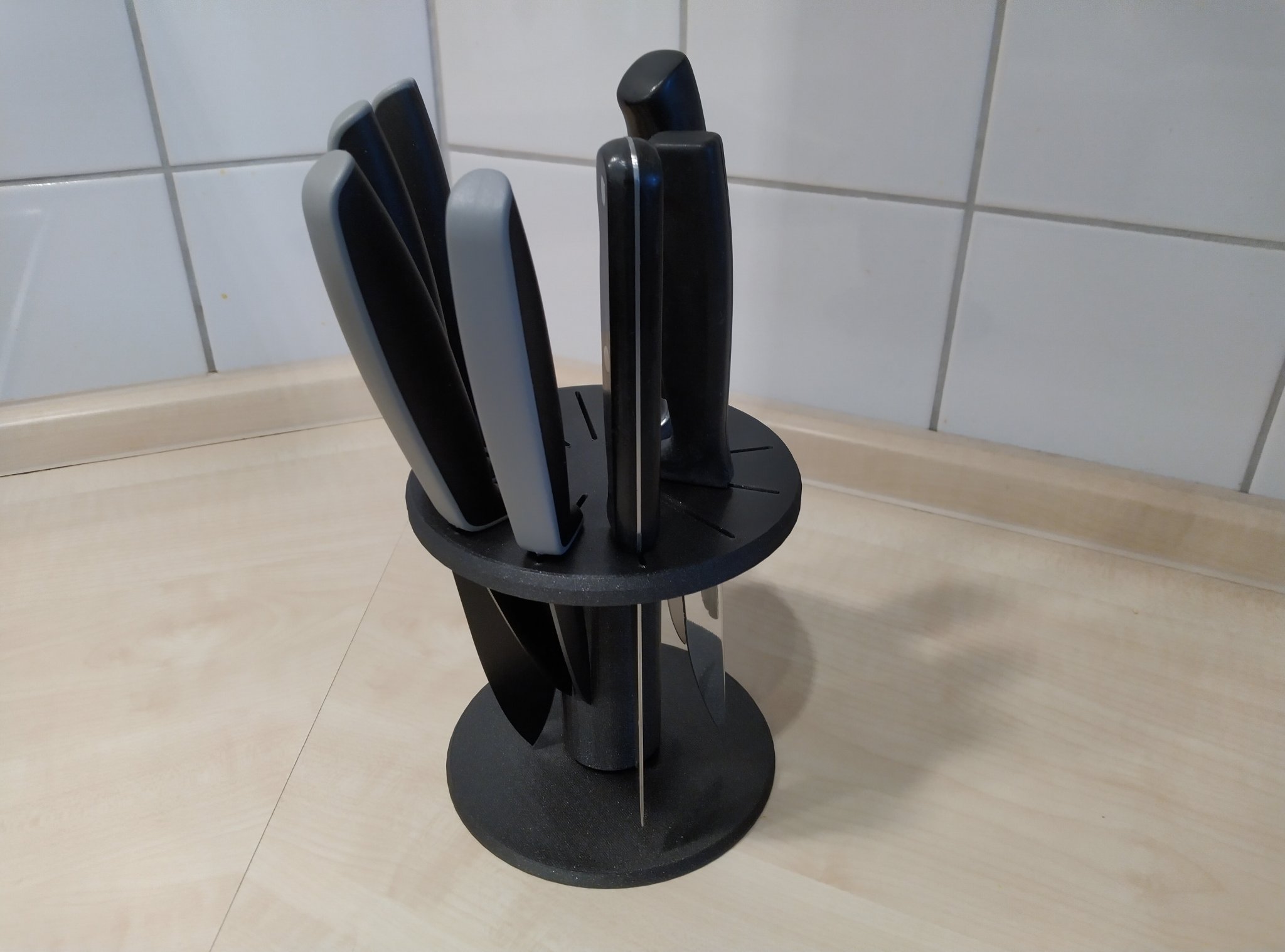 Giá đỡ dao xoay cải tiến cho nhà bếp