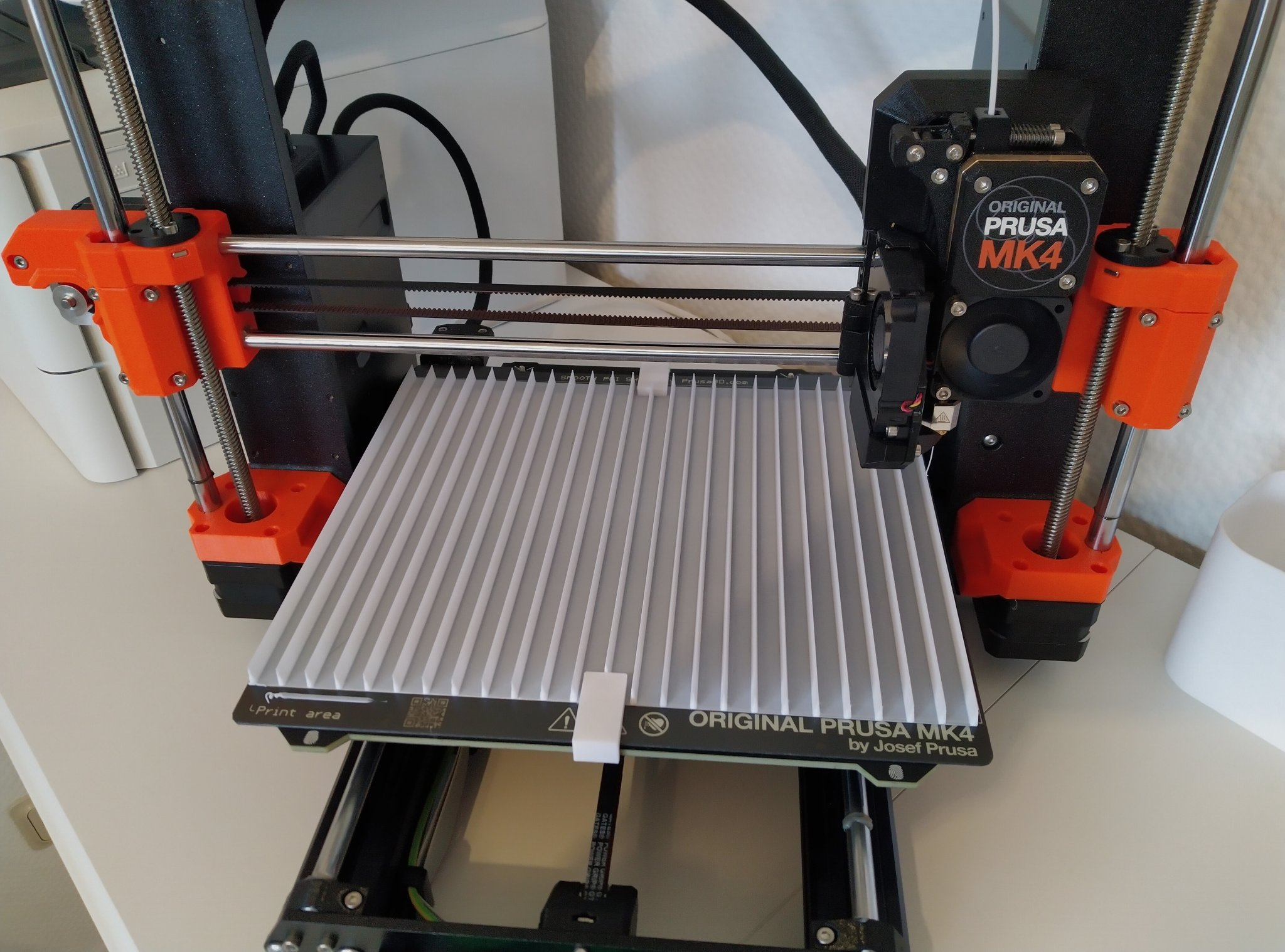 Bảo vệ nhiệt cho máy in 3D chống lại mèo ngồi lên