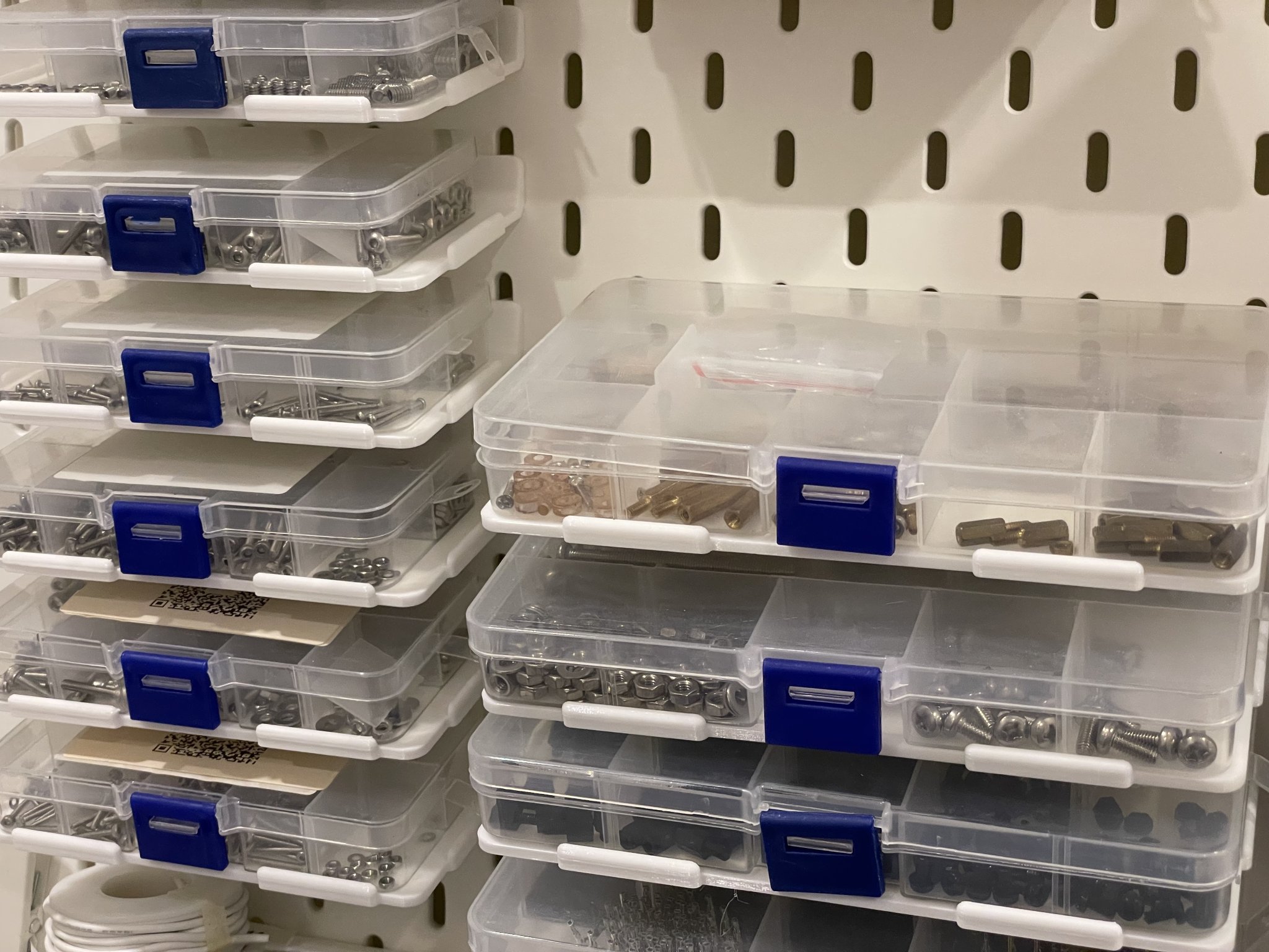 Khay IKEA SKADIS cho hộp phân loại