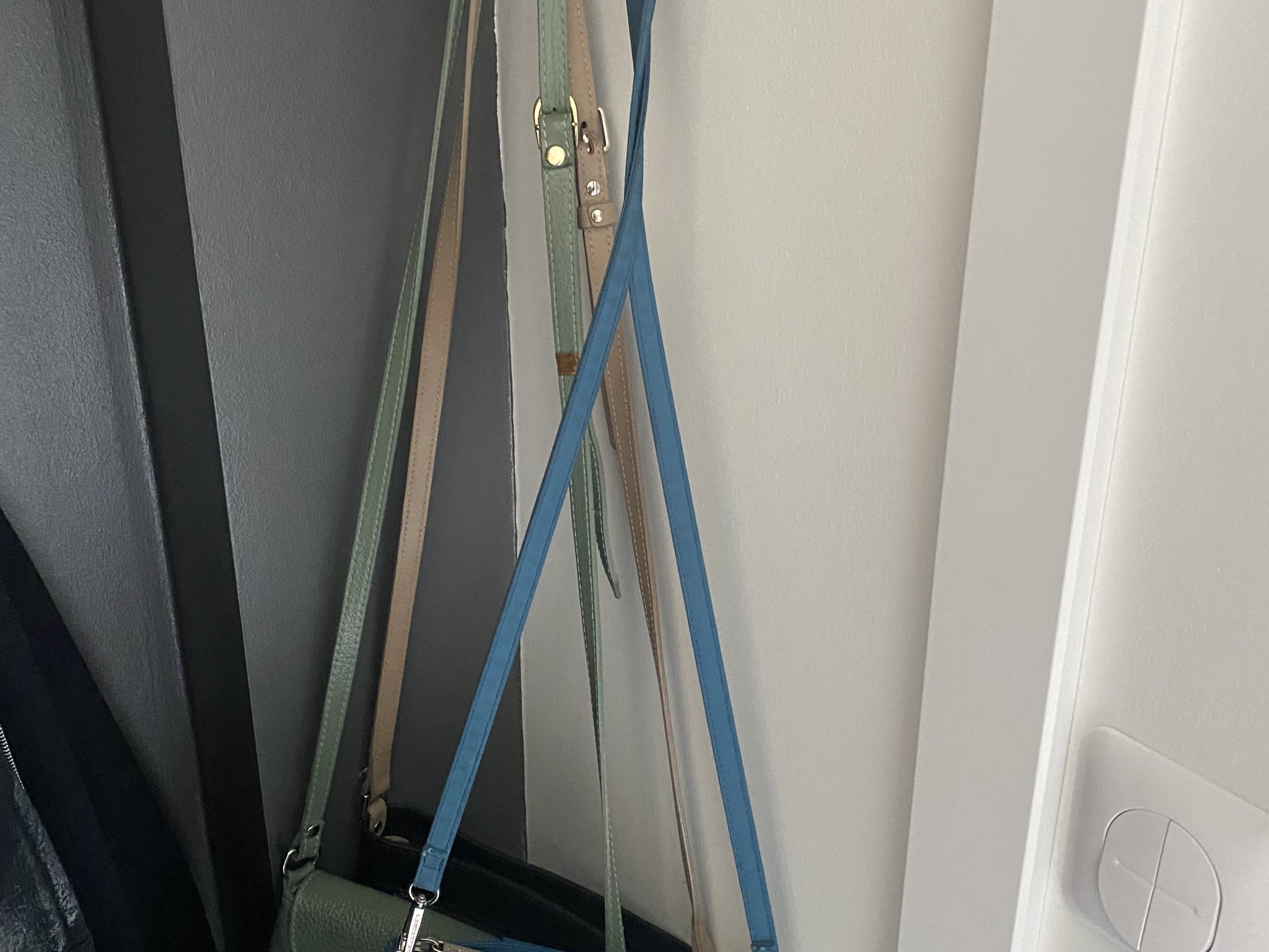 Giá đỡ túi xách đa năng cho gia đình