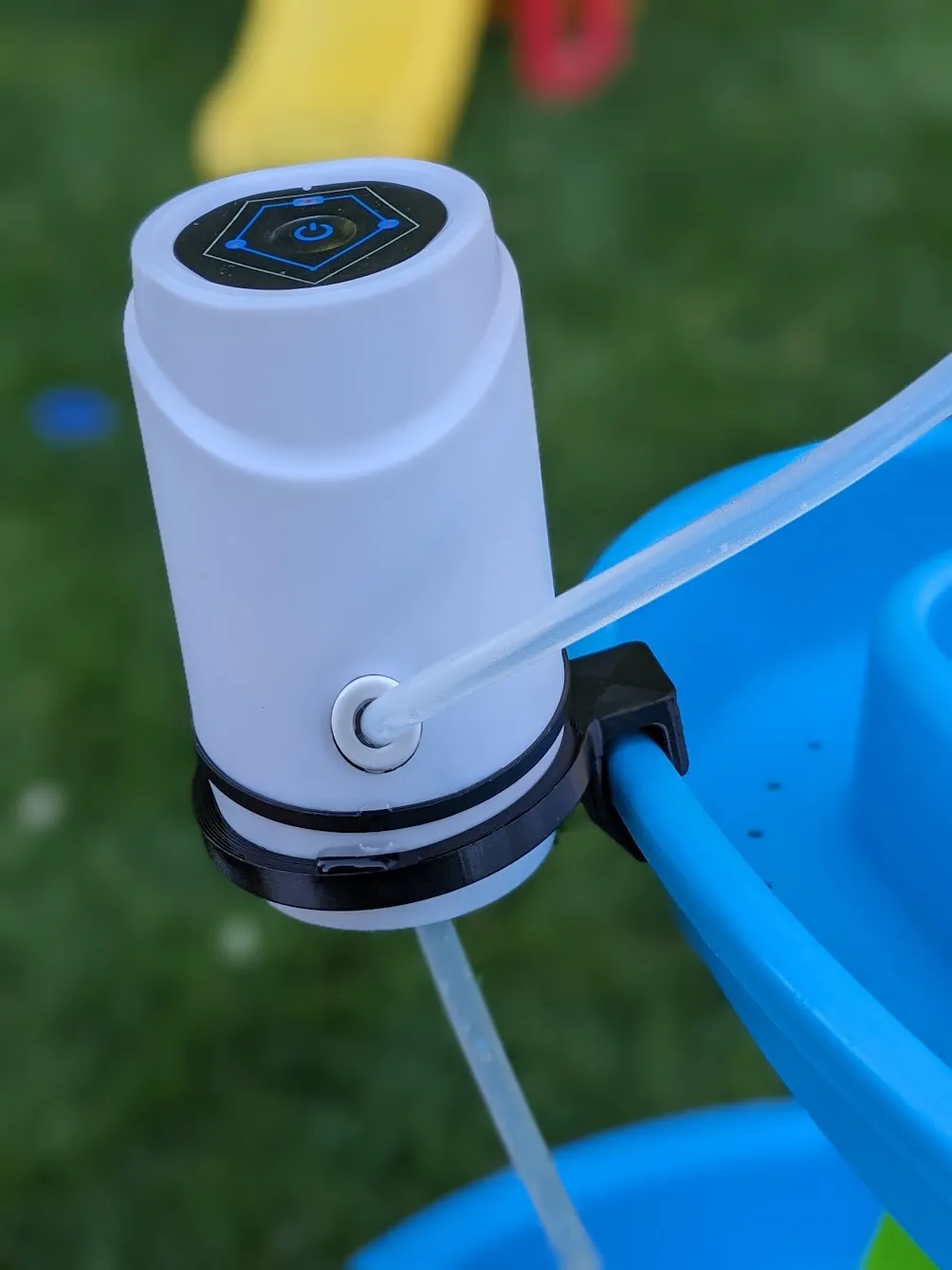 Bộ chuyển đổi bơm nước cho bàn nước Step2 Double Rain Showers