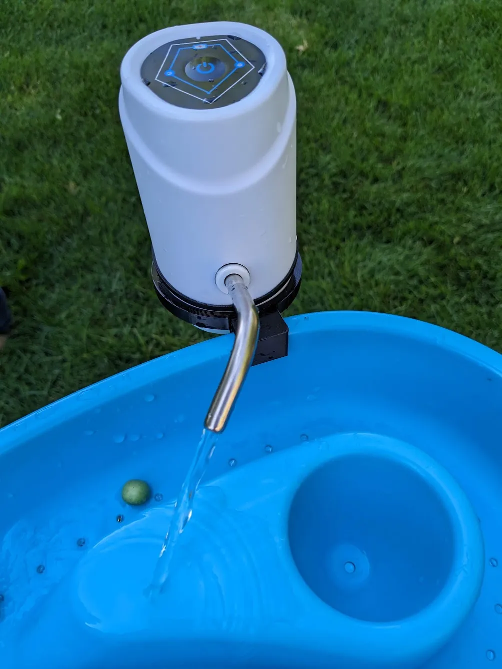 Bộ chuyển đổi bơm nước cho bàn nước Step2 Double Rain Showers