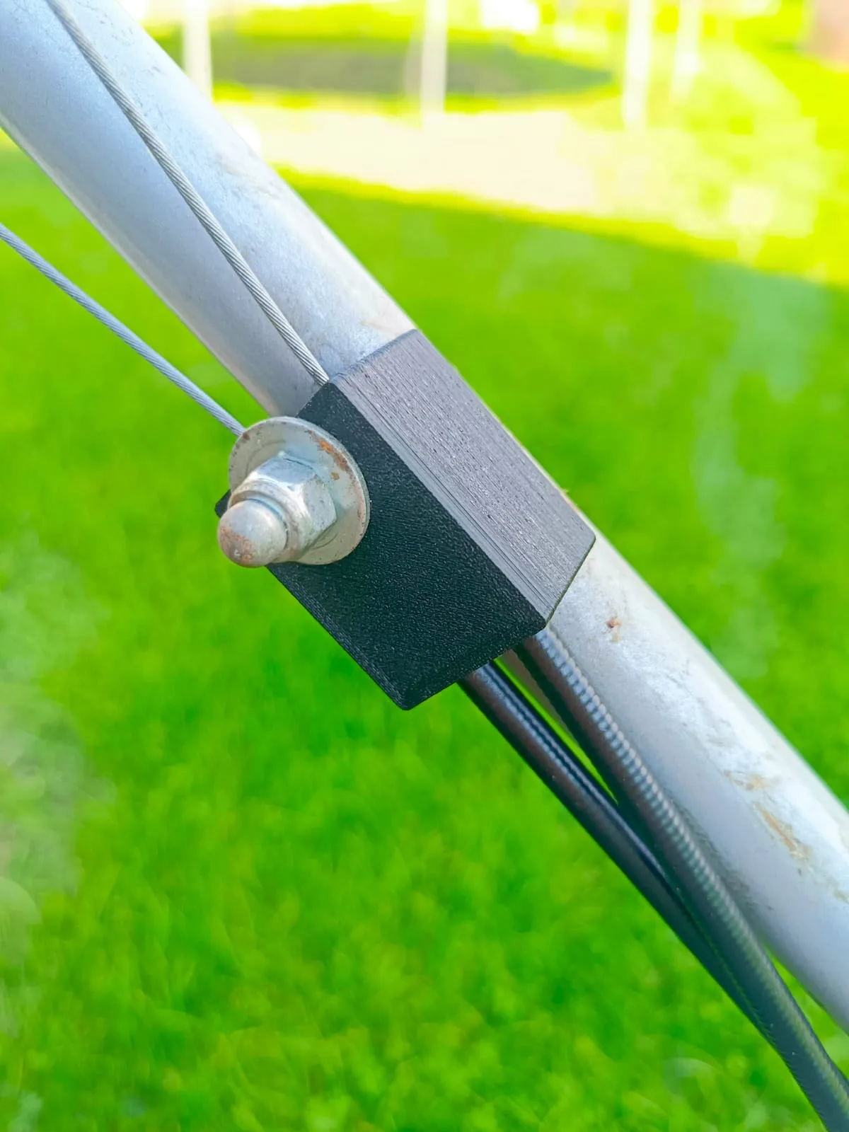 Thay thế giá đỡ cáp cho máy cắt cỏ AL-KO