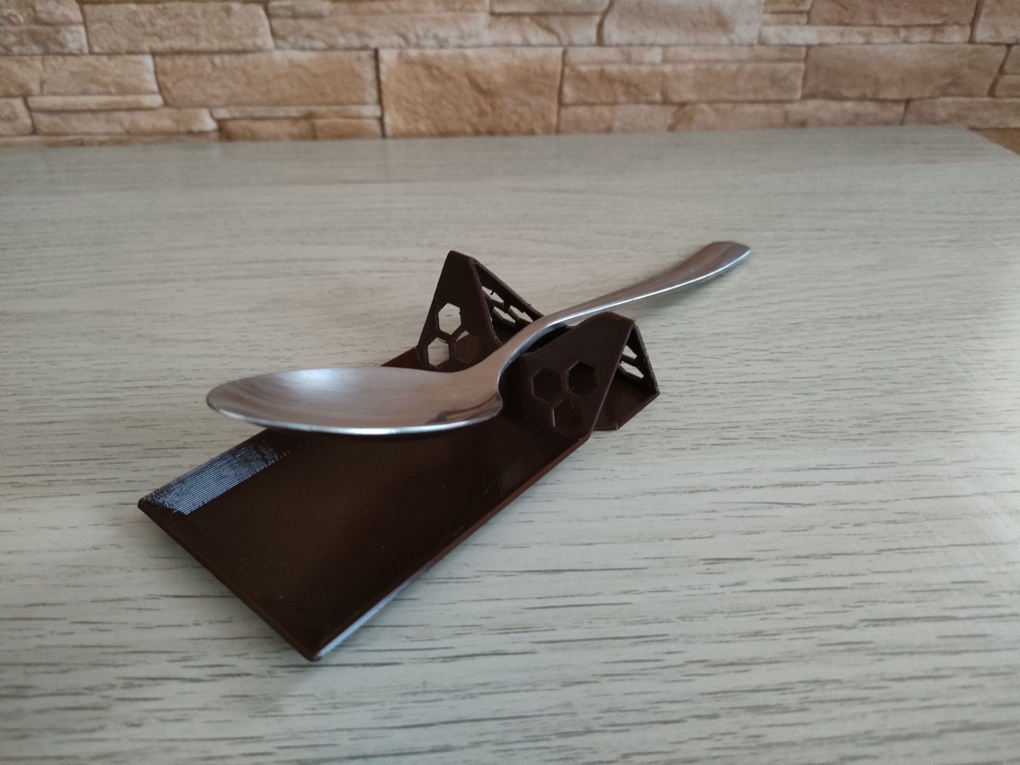 Giá đỡ dụng cụ nhà bếp đơn giản cho không gian bếp