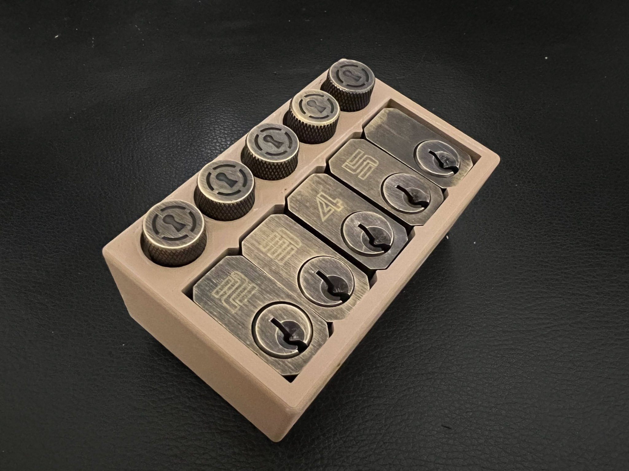 Giá đỡ khóa tập luyện thương hiệu Sparrows