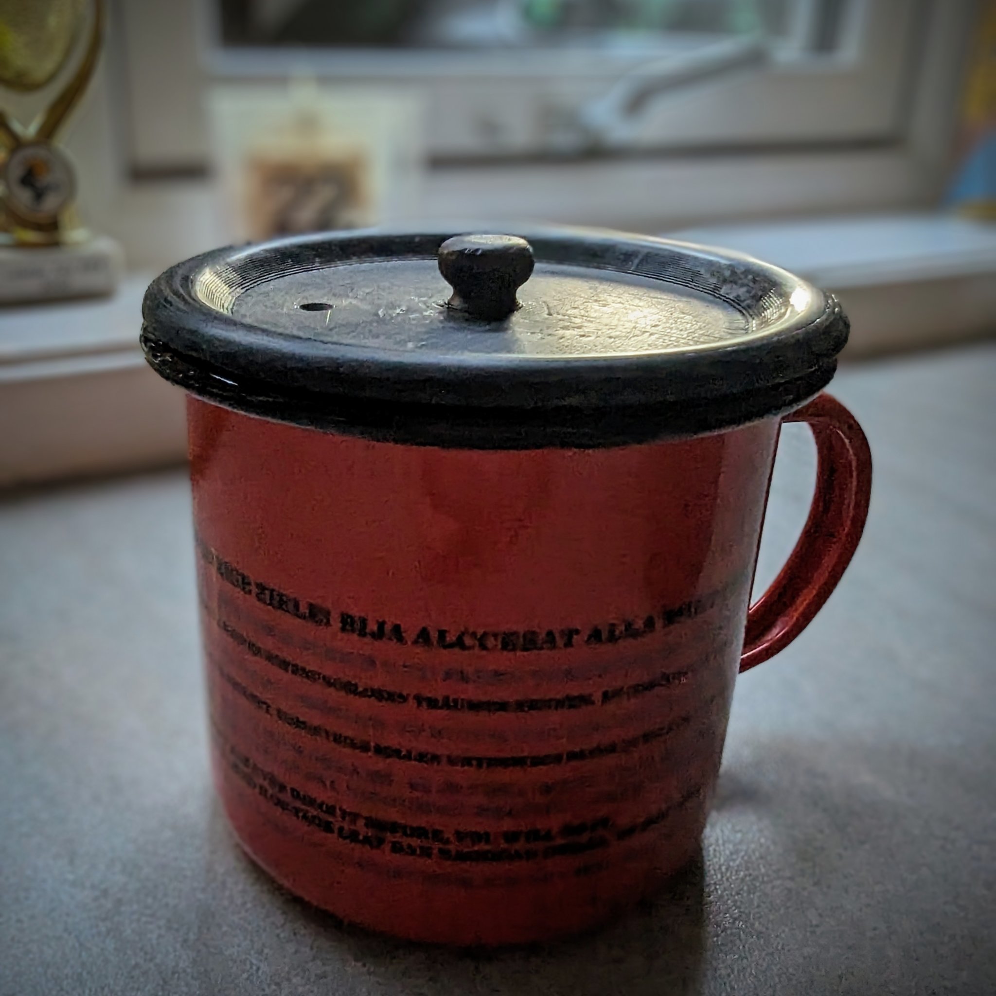 Nắp cốc nhỏ hoàn hảo giữ đồ uống nóng