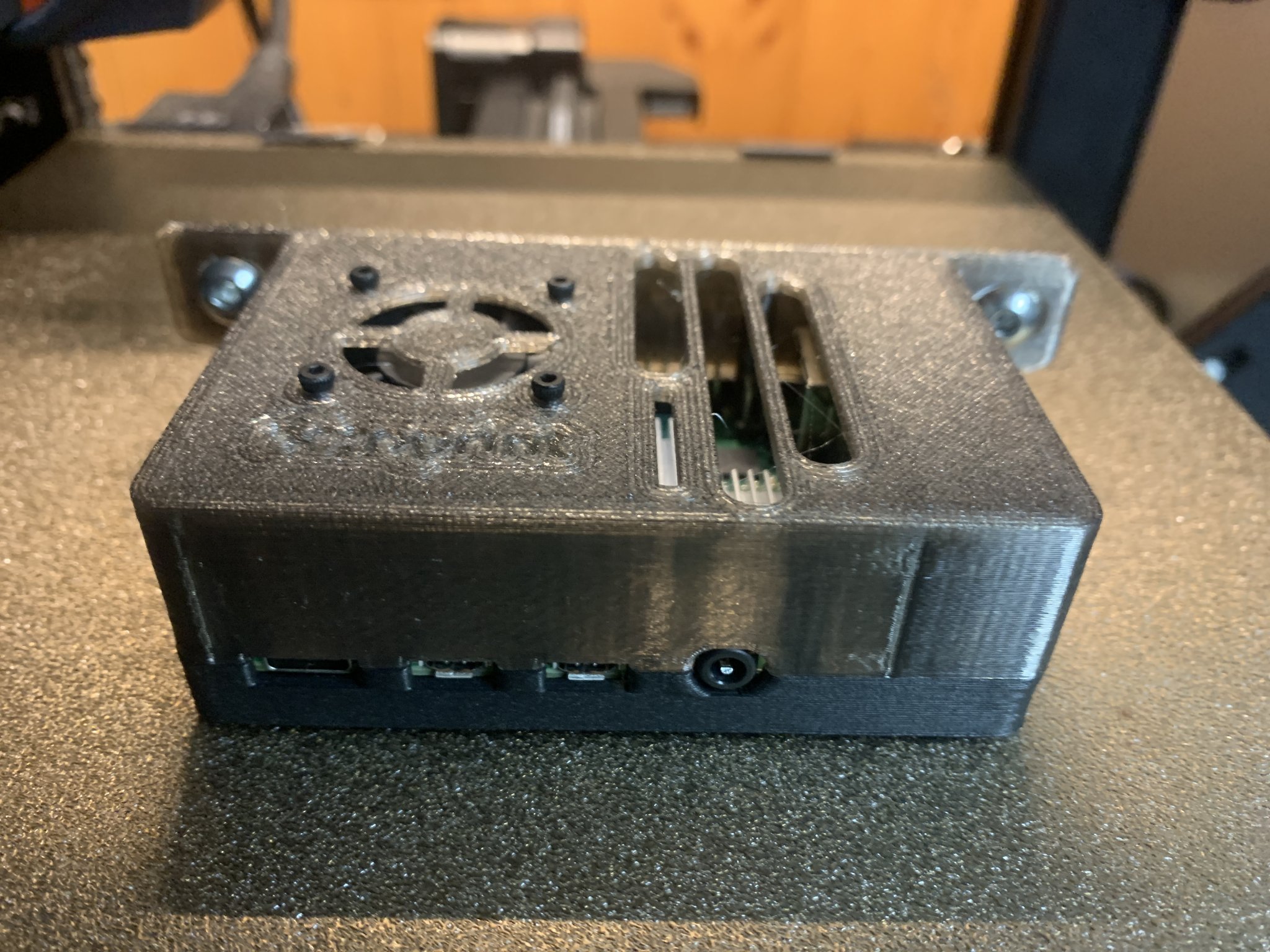 Vỏ Pi4B gắn ray cho máy in 3D Ender 3