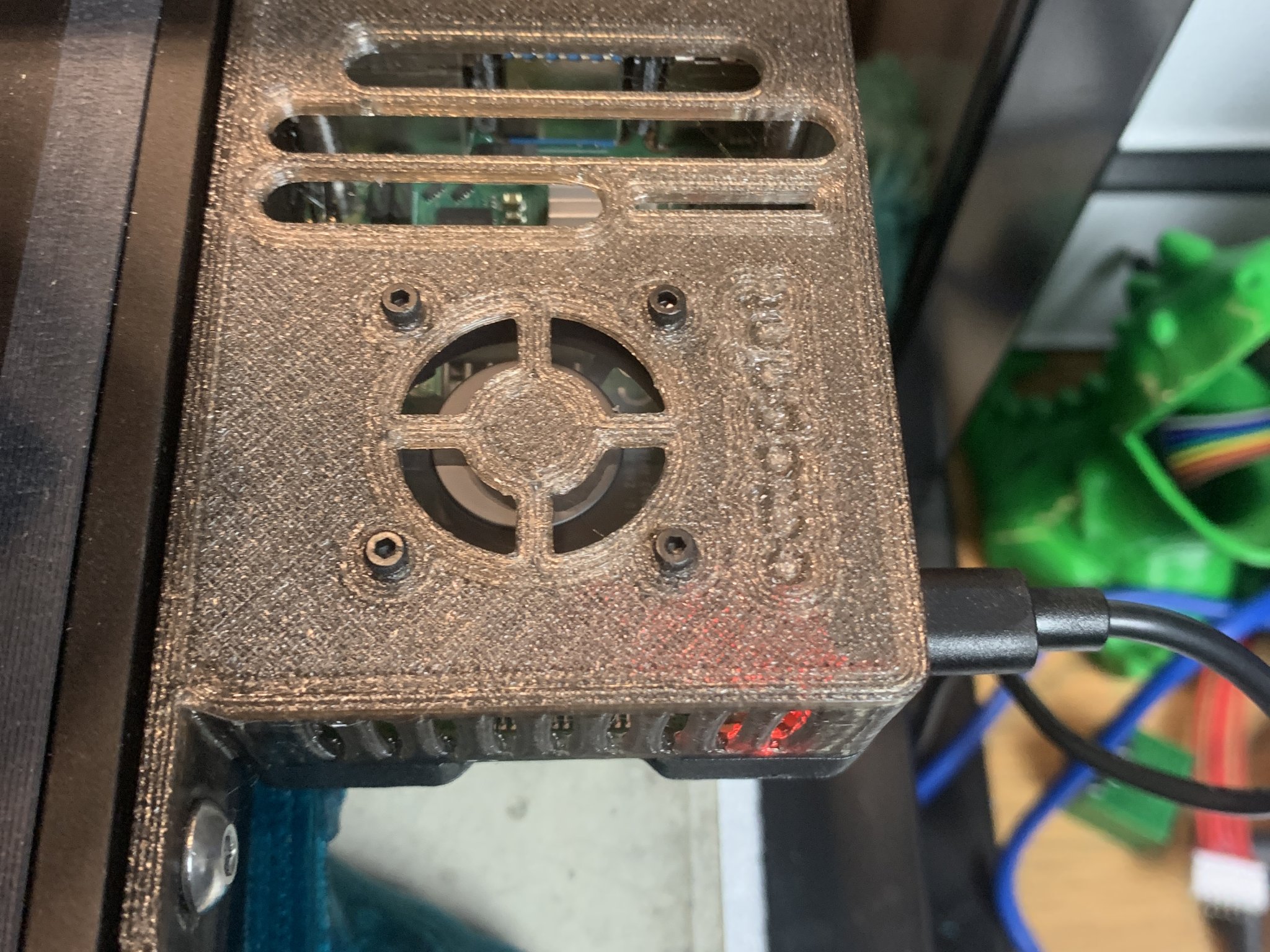 Vỏ Pi4B gắn ray cho máy in 3D Ender 3