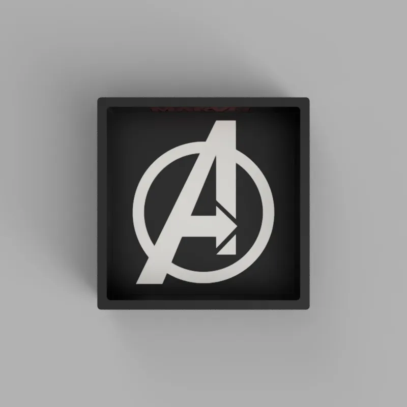 Giá đỡ ly Avengers với logo Marvel