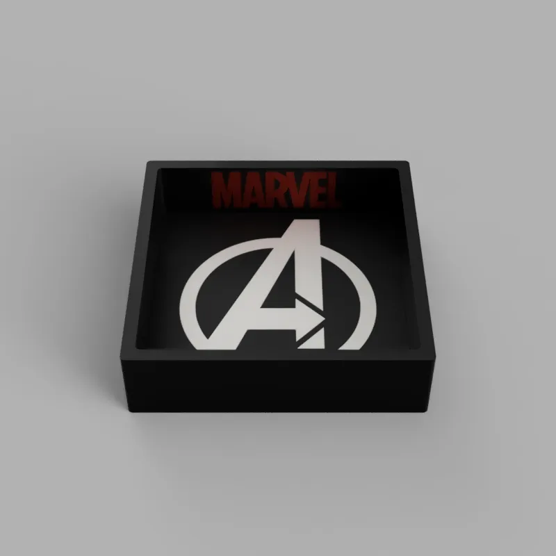 Giá đỡ ly Avengers với logo Marvel