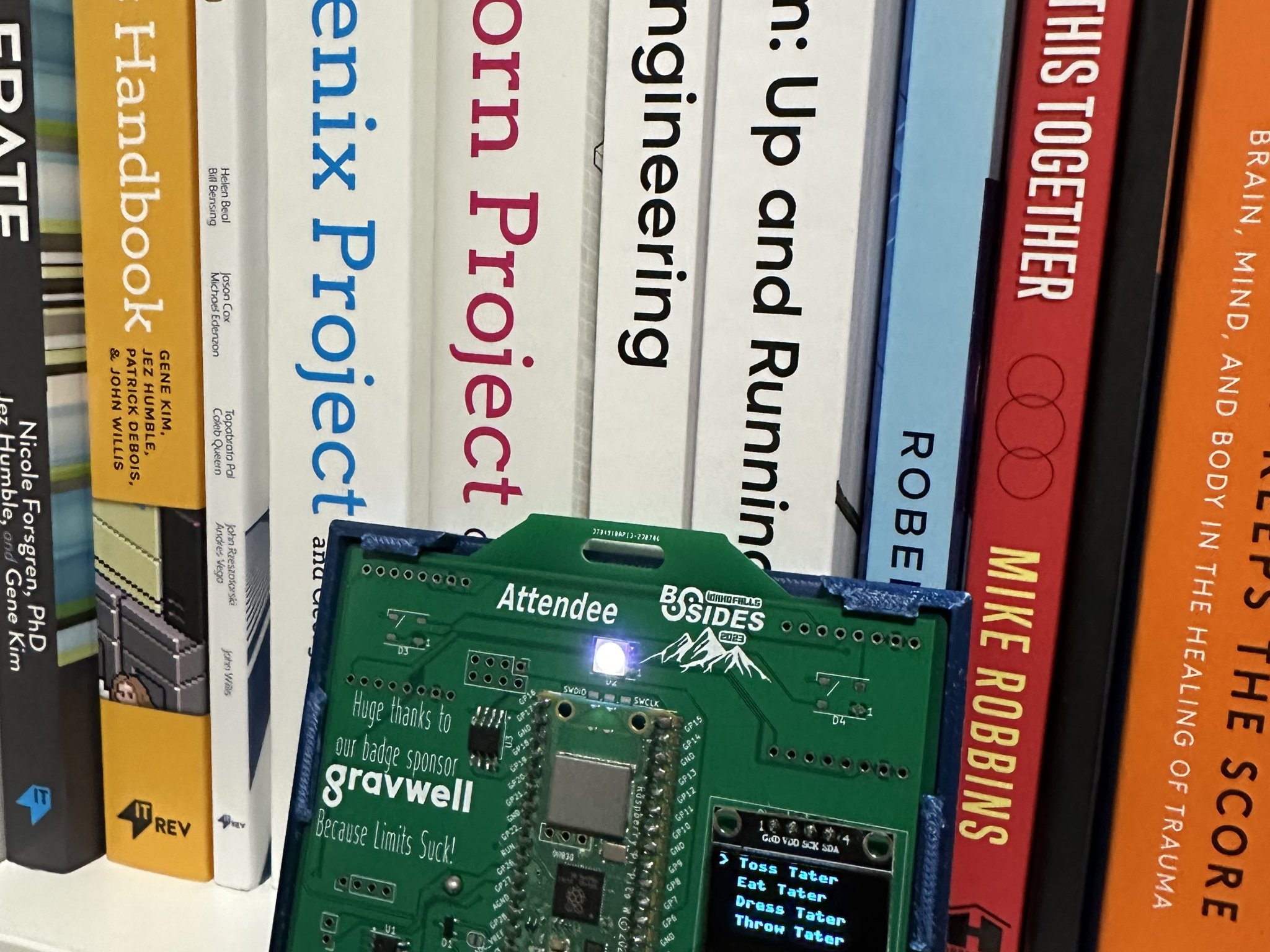 Nắp lưng huy hiệu BSides Idaho Falls đơn giản