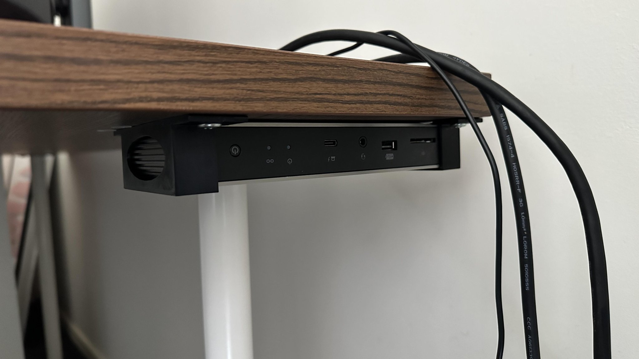 Giá đỡ Kensington SD5700T lắp dưới bàn hoặc tường