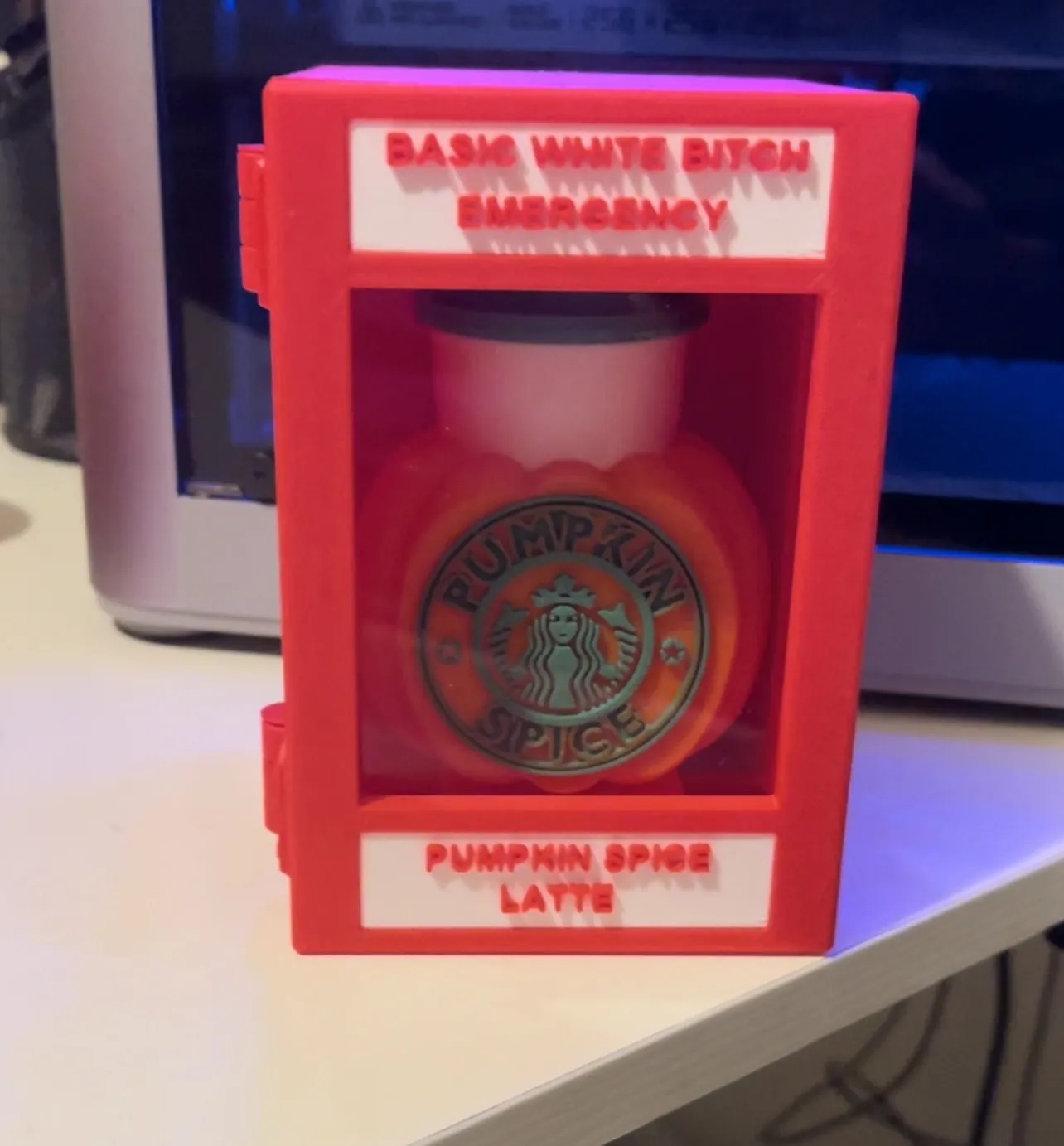 Cà phê latte bí ngô khẩn cấp cho cô gái cơ bản