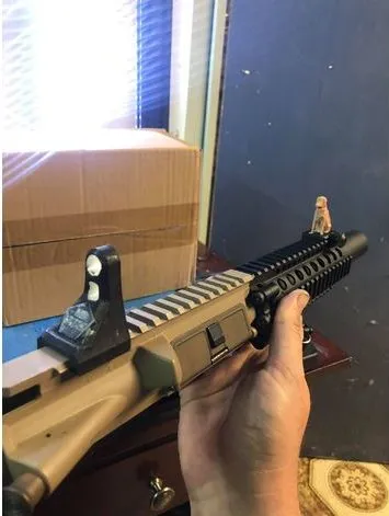 **Mô hình ngắm sắt FedBoi Hushpuppy**