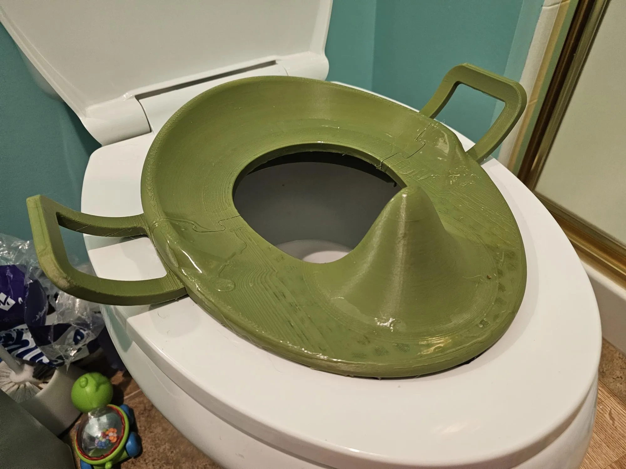 Ghế ngồi bô cho trẻ em thiết kế phù hợp với bồn cầu dài