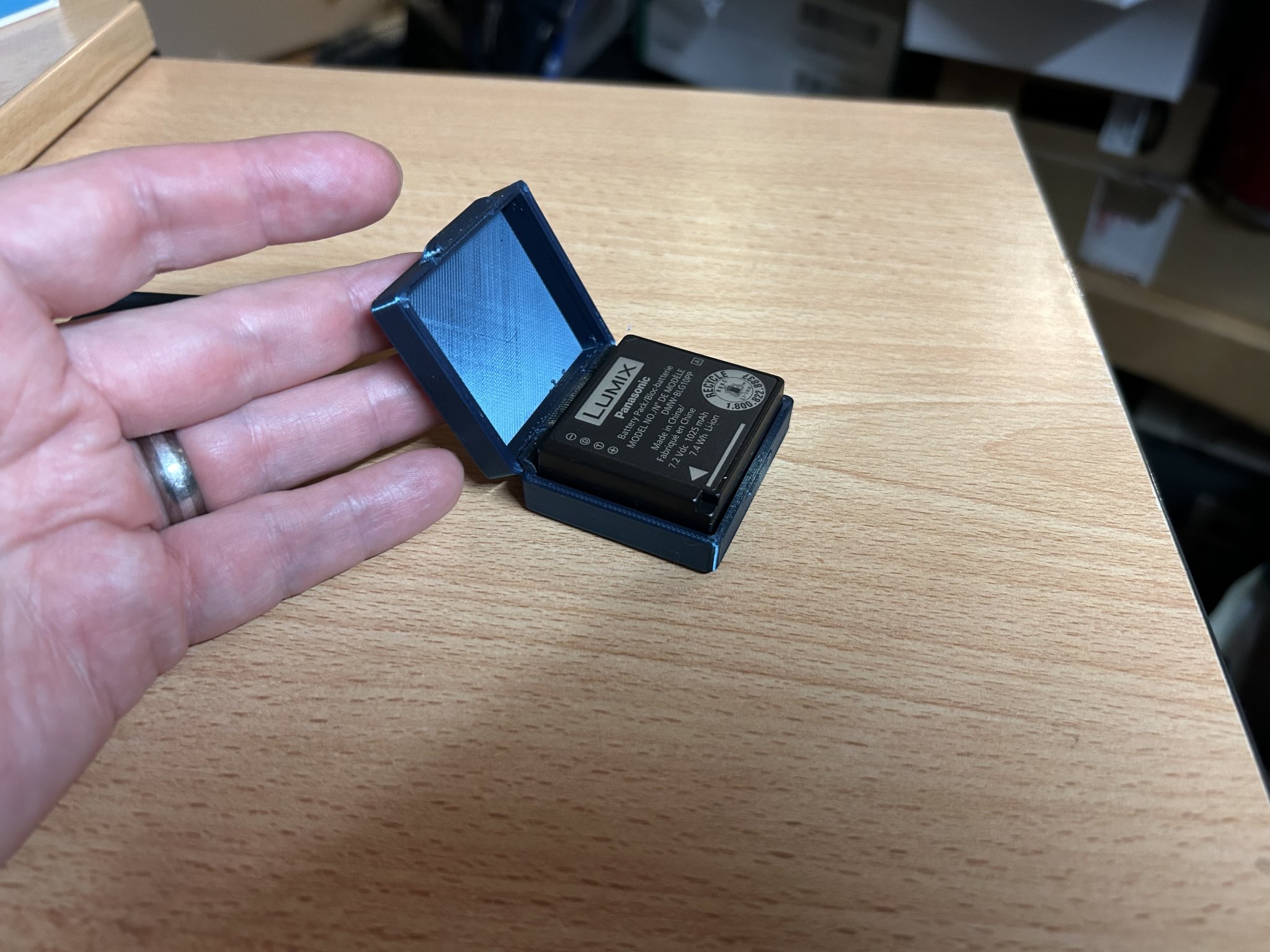 Hộp đựng pin cho máy ảnh Panasonic Lumix DMW-BLG10