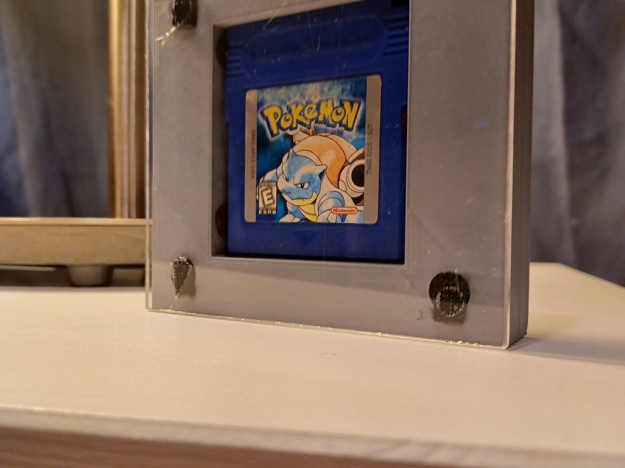 Hộp trưng bày cartridge Gameboy cho Pokémon trị giá 150 đô la
