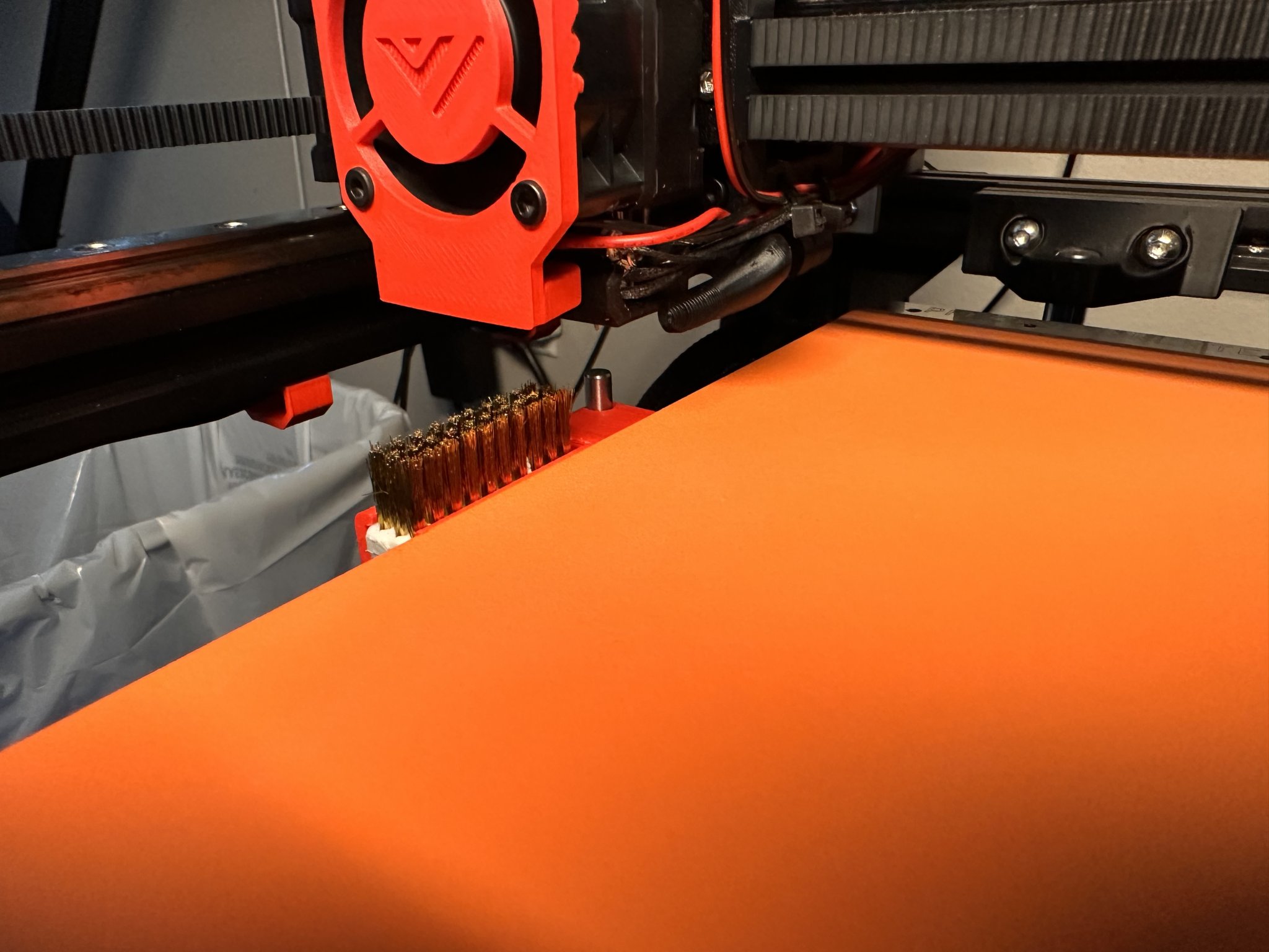 Giá đỡ bàn chải vòi Ender 5 với khớp nối sexbolt