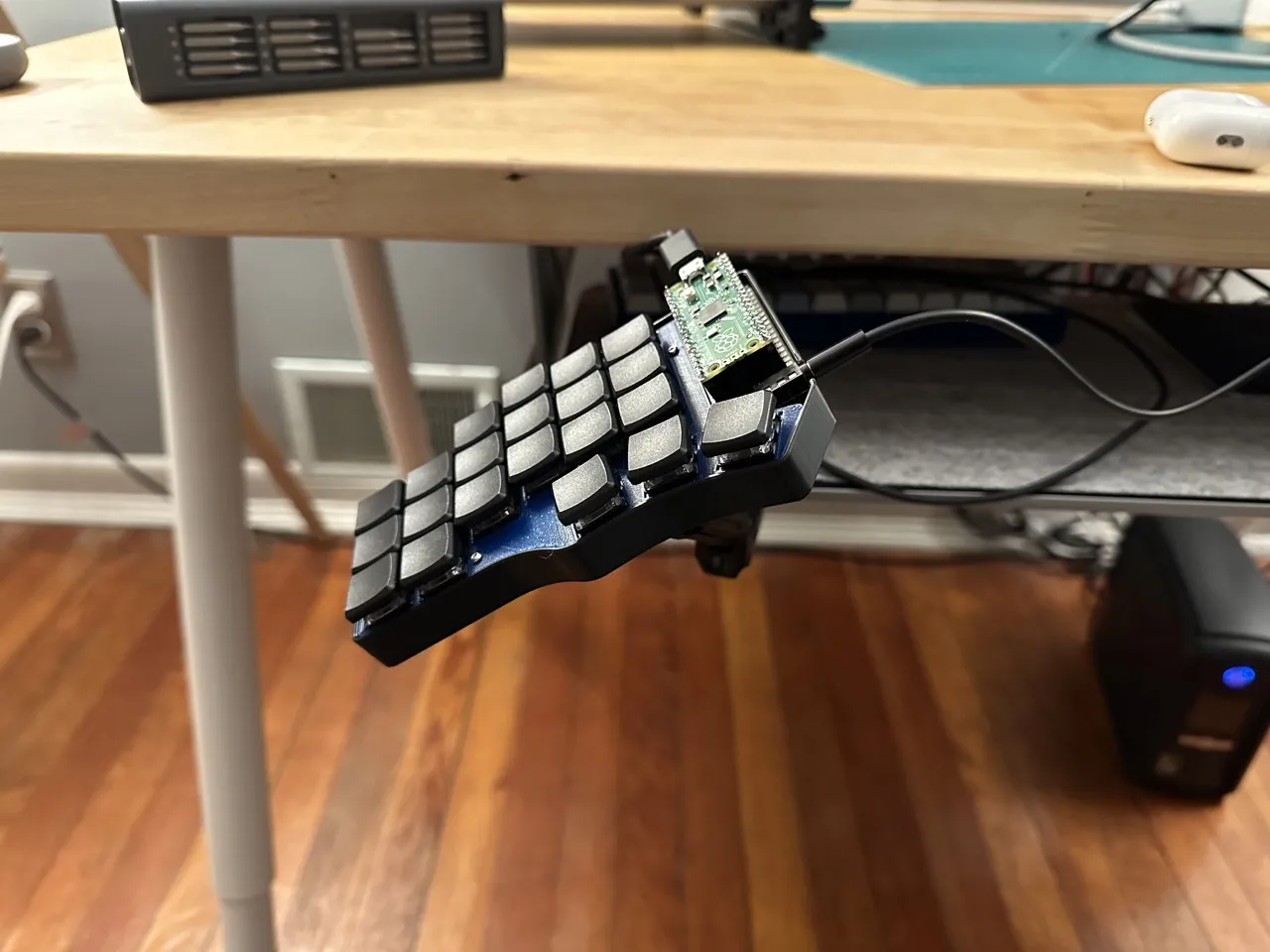 Vỏ bàn phím Piantor với giá đỡ cho kẹp siêu clamp