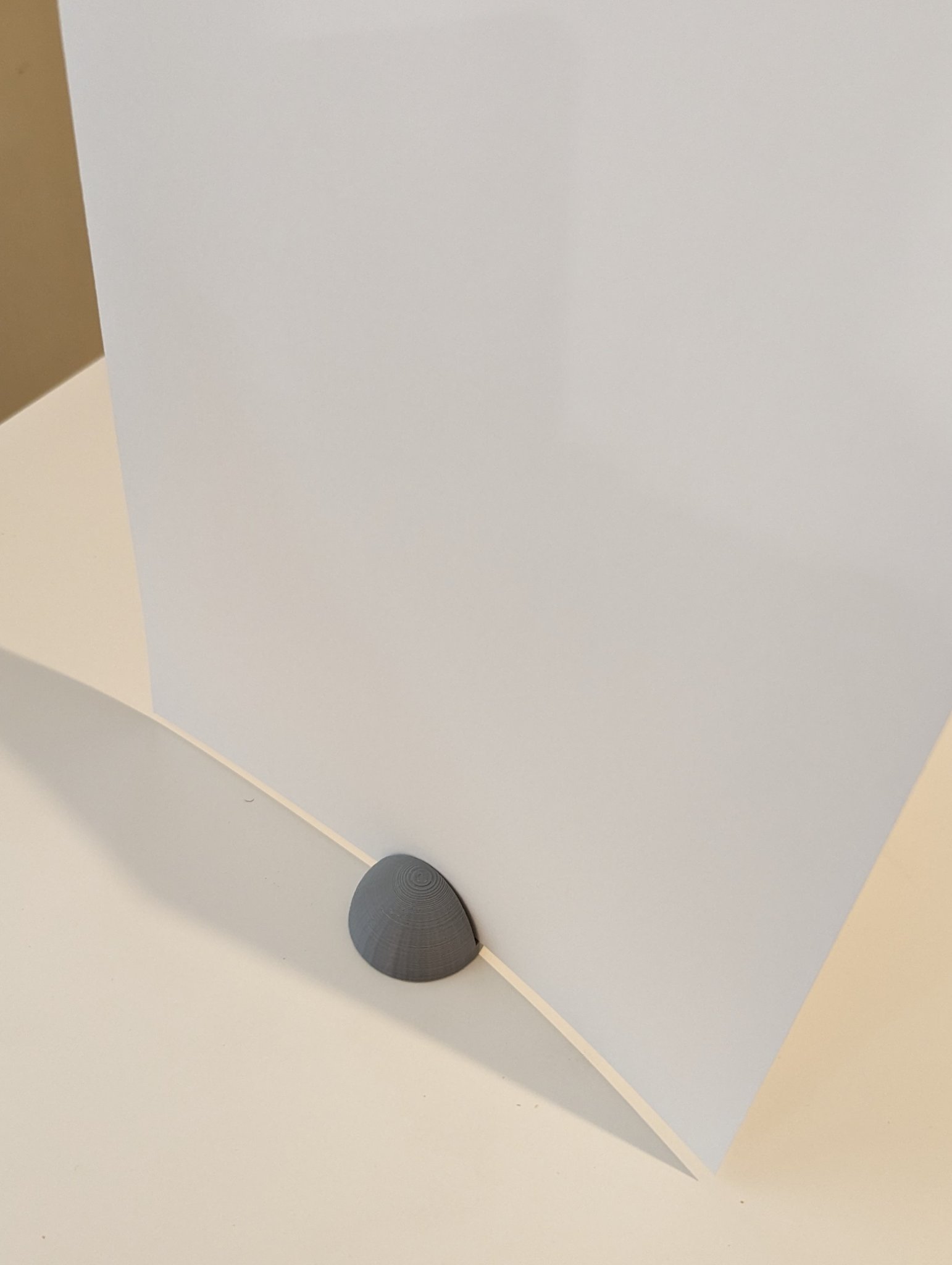 Giá đỡ giấy hình cầu nhỏ cho bàn làm việc