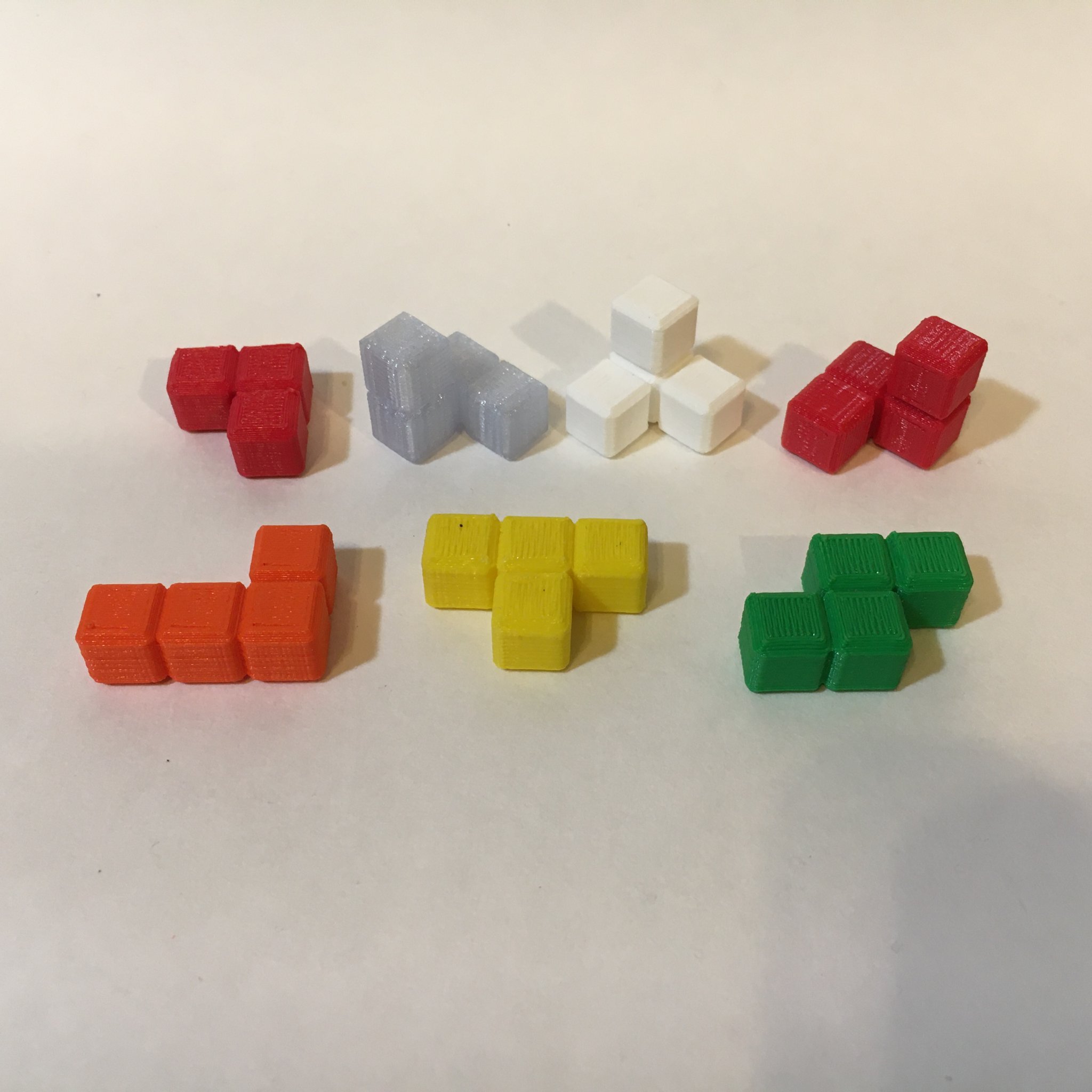 Câu đố khối lập phương Tetris với 7 mảnh ghép độc đáo