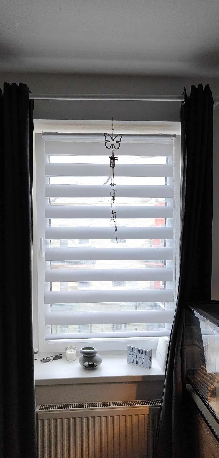 Giá đỡ rèm cửa từ Jysk thiết kế 1:1