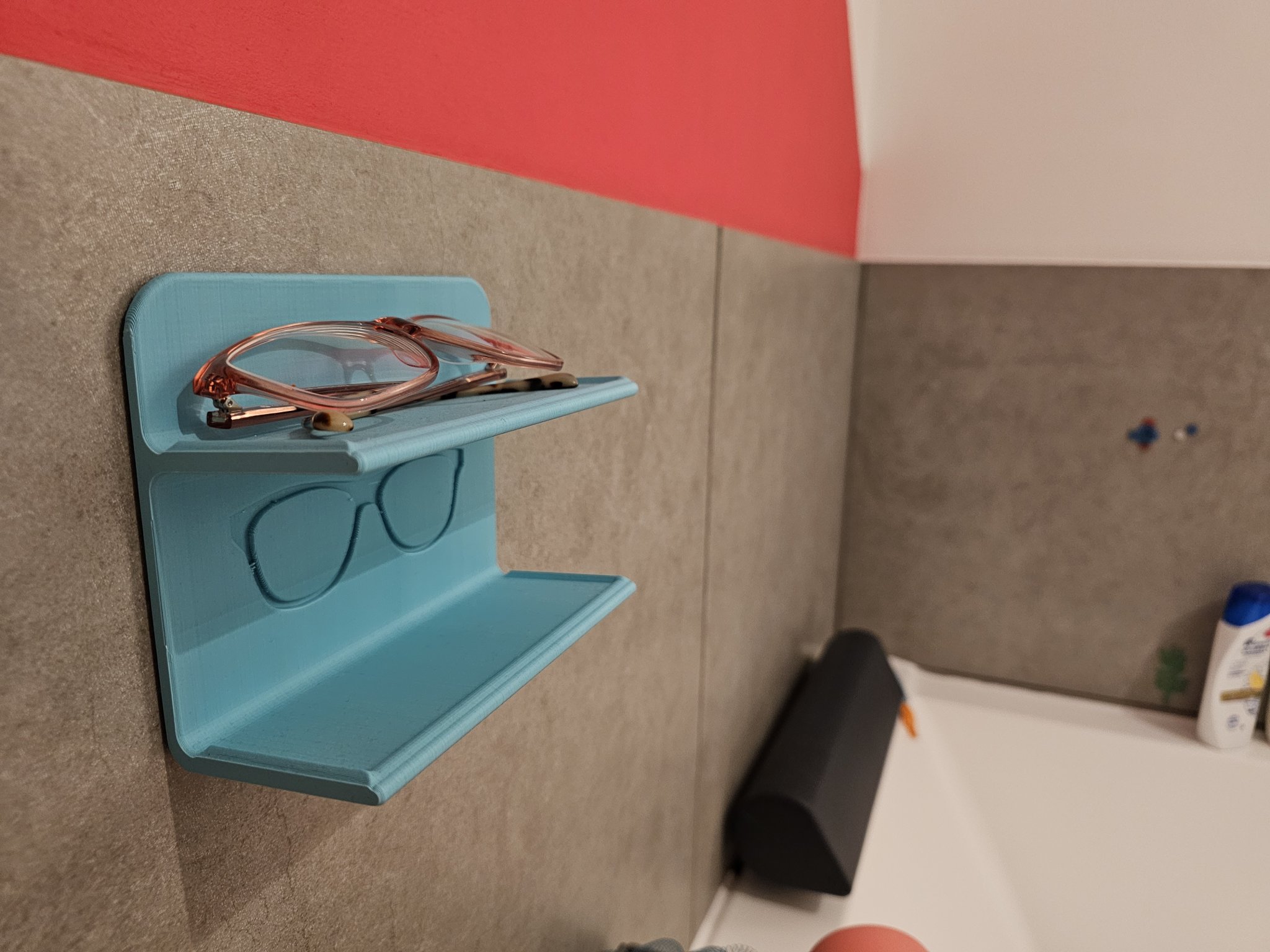 Giá đỡ kính treo tường tiện lợi cho phòng tắm